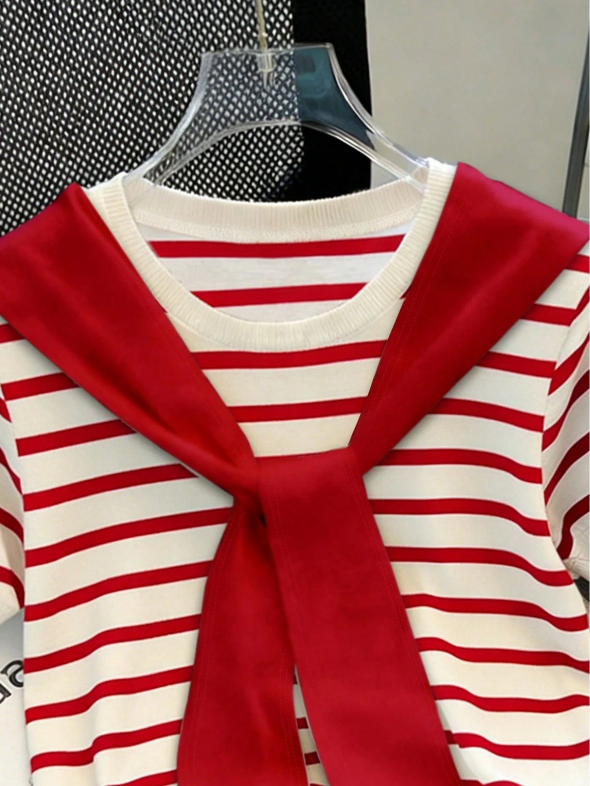 Franclia Women's Summer Red And White Stripe Ribbed T-Shirt + Scarf 2-Piece Set,Vintage Americana School Style French Casual Retro Textured Patchwork Top