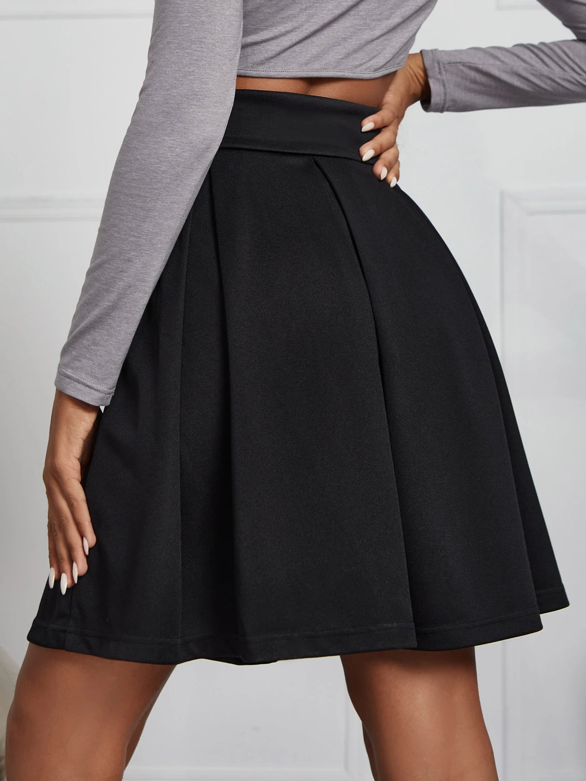 Frenchy Zipper Side Solid Pleated Skirt,Ladies Casual Zipper Short Loose High Waist Black Plain Women Skirts,Spring/Summer,Casual Daily Wear