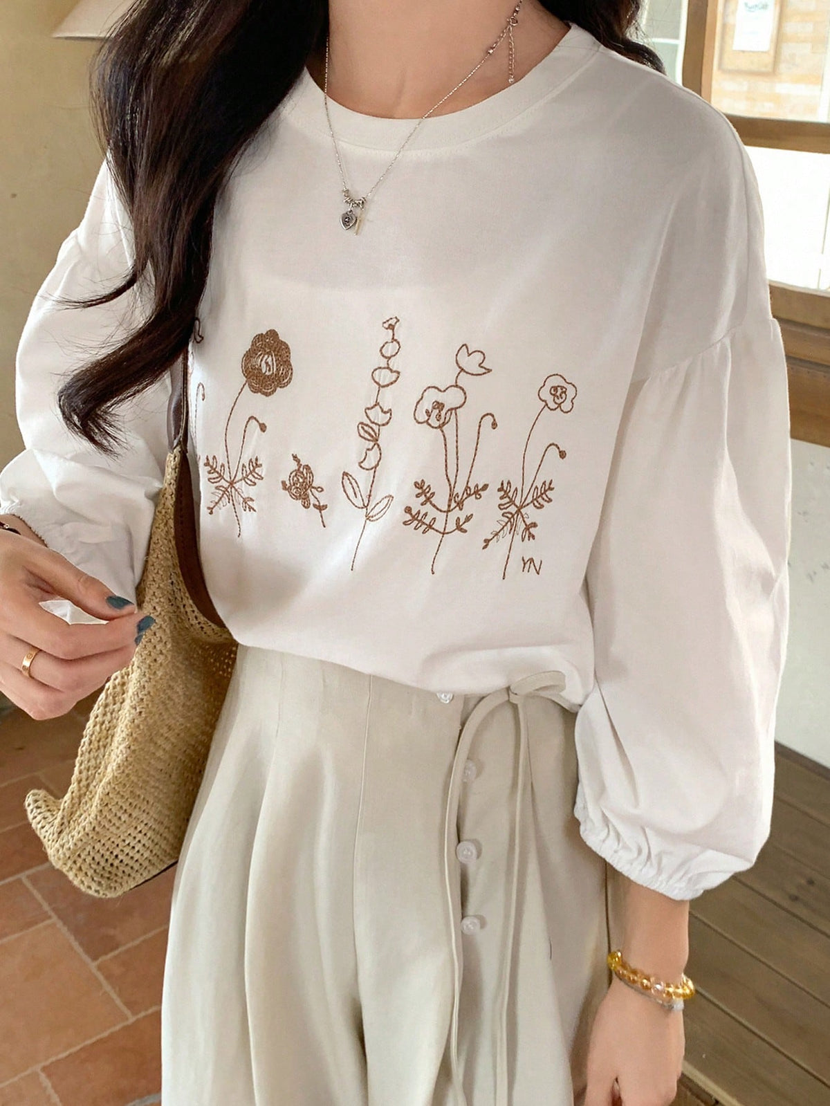 FRIFUL Women's White Loose T-Shirt With Floral Embroidery Pattern, 3/4 Sleeve, Bohemian Style, Spring