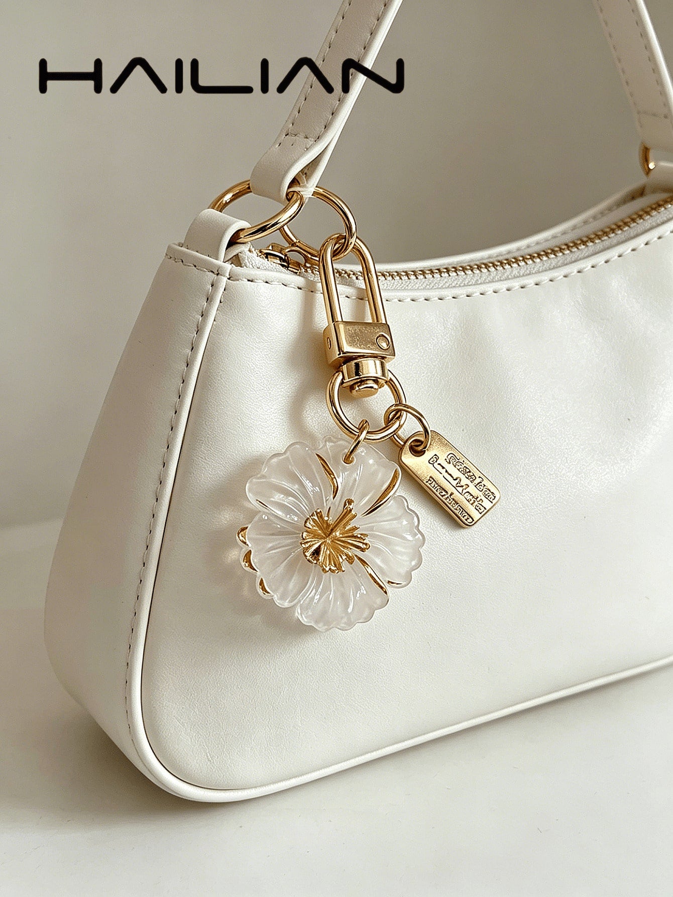 HAILIAN Gradient Floral Resin Pendant, Gold-Edged Alloy Keychain, Ins-Style Aesthetic Charm, Minimalist Fashion Handbag Accessory
