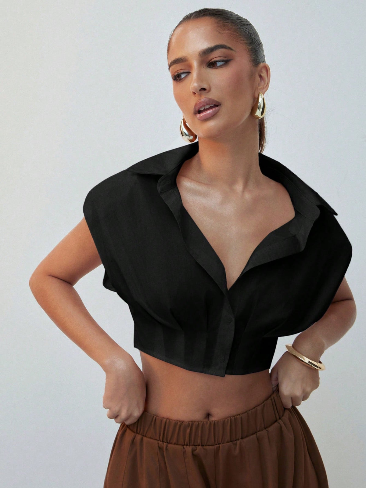 Hauture Women's White Summer Elegant Brunch Sleeveless Blouse,Cropped Shoulder Pad Detail Pleat Shirt,Old Money Style,Cocktail Party Going Out,Minimalist Chic