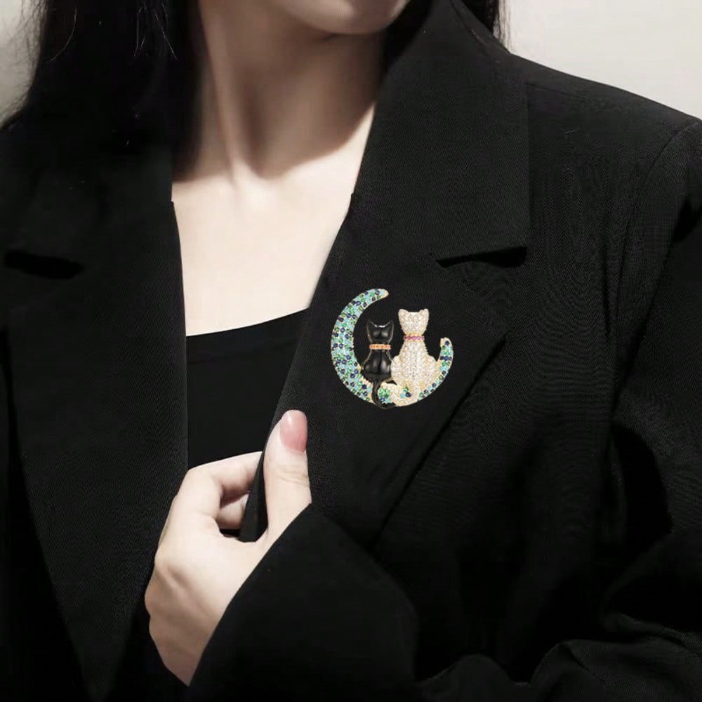 High Quality Popular Cute Moon Cat Brooch Women Animal Corsage Pin Suit Scarf Accessories