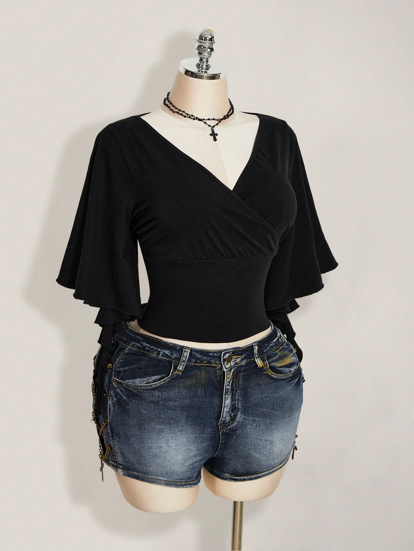 ICON Women's Plus Size Black Summer Goth Sexy Night Out Date Night Rave Club T-Shirt, Retro Elegant V-Neck Ruffle Sleeve Slim Fit Y2K