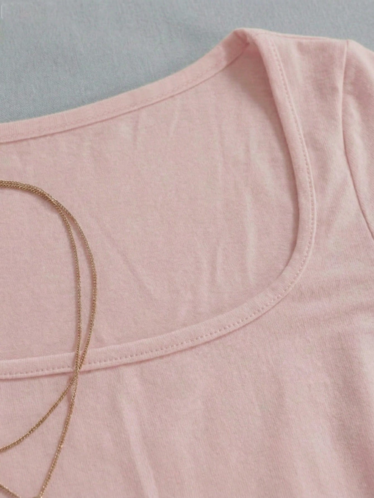 IslaSuriya Minimalist Fashion Light Pink Square Neck Slim-Fit Short-Sleeve T-Shirt,Summer Casual Occasion Top For Mom Or Sisters Mother's Day Gift