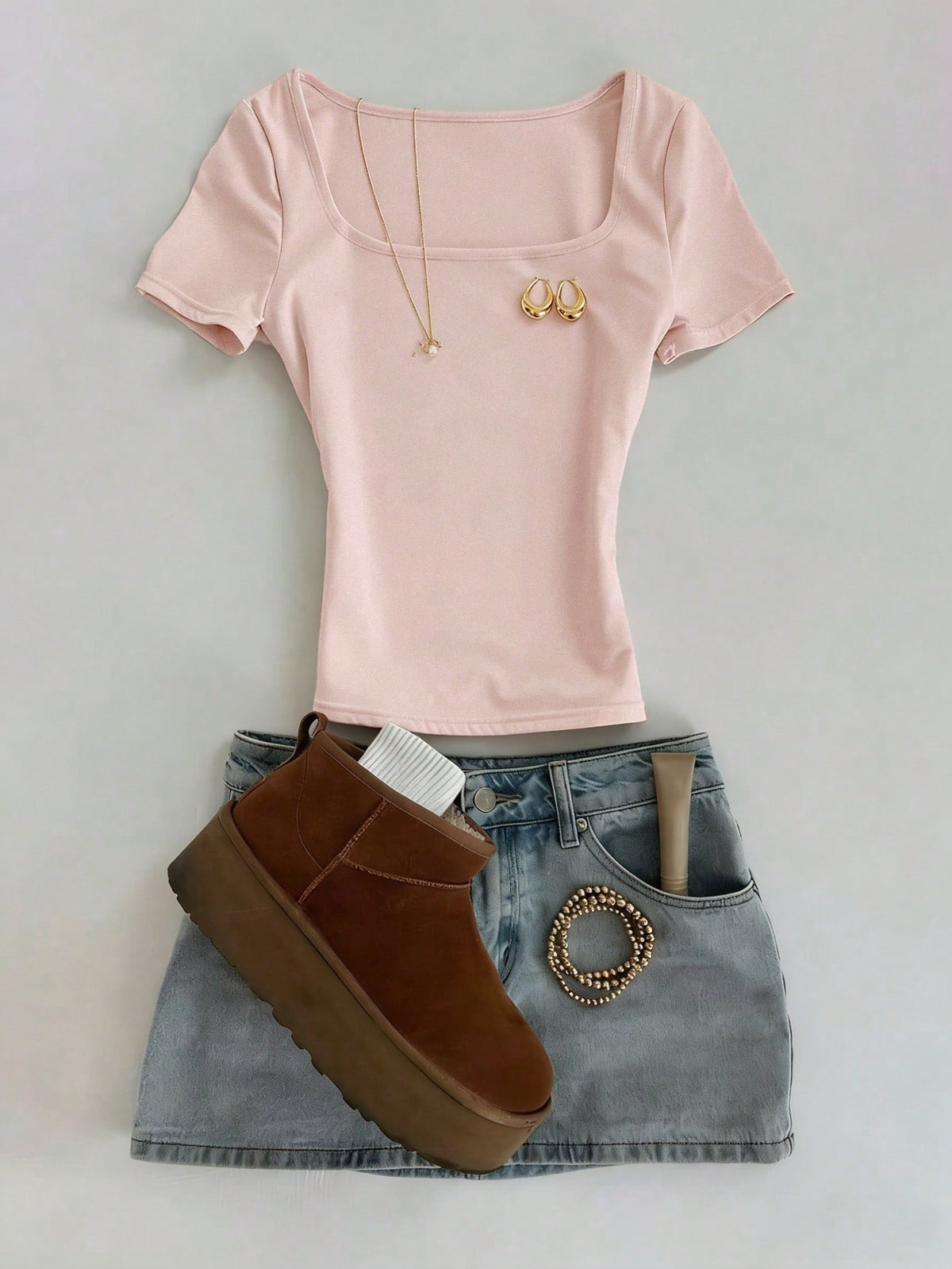 IslaSuriya Minimalist Fashion Light Pink Square Neck Slim-Fit Short-Sleeve T-Shirt,Summer Casual Occasion Top For Mom Or Sisters Mother's Day Gift