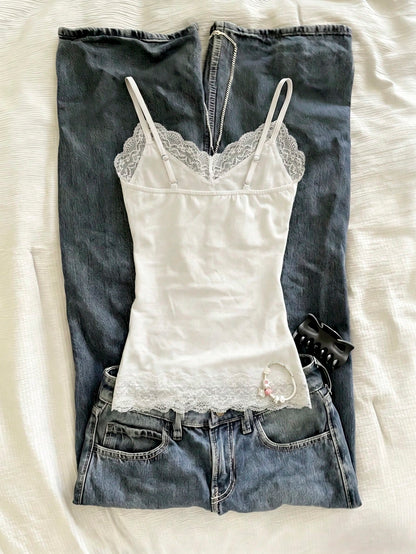 IslaSuriya Women's Summer Casual Vacation Style Contrast Lace Slim Fit Camisole