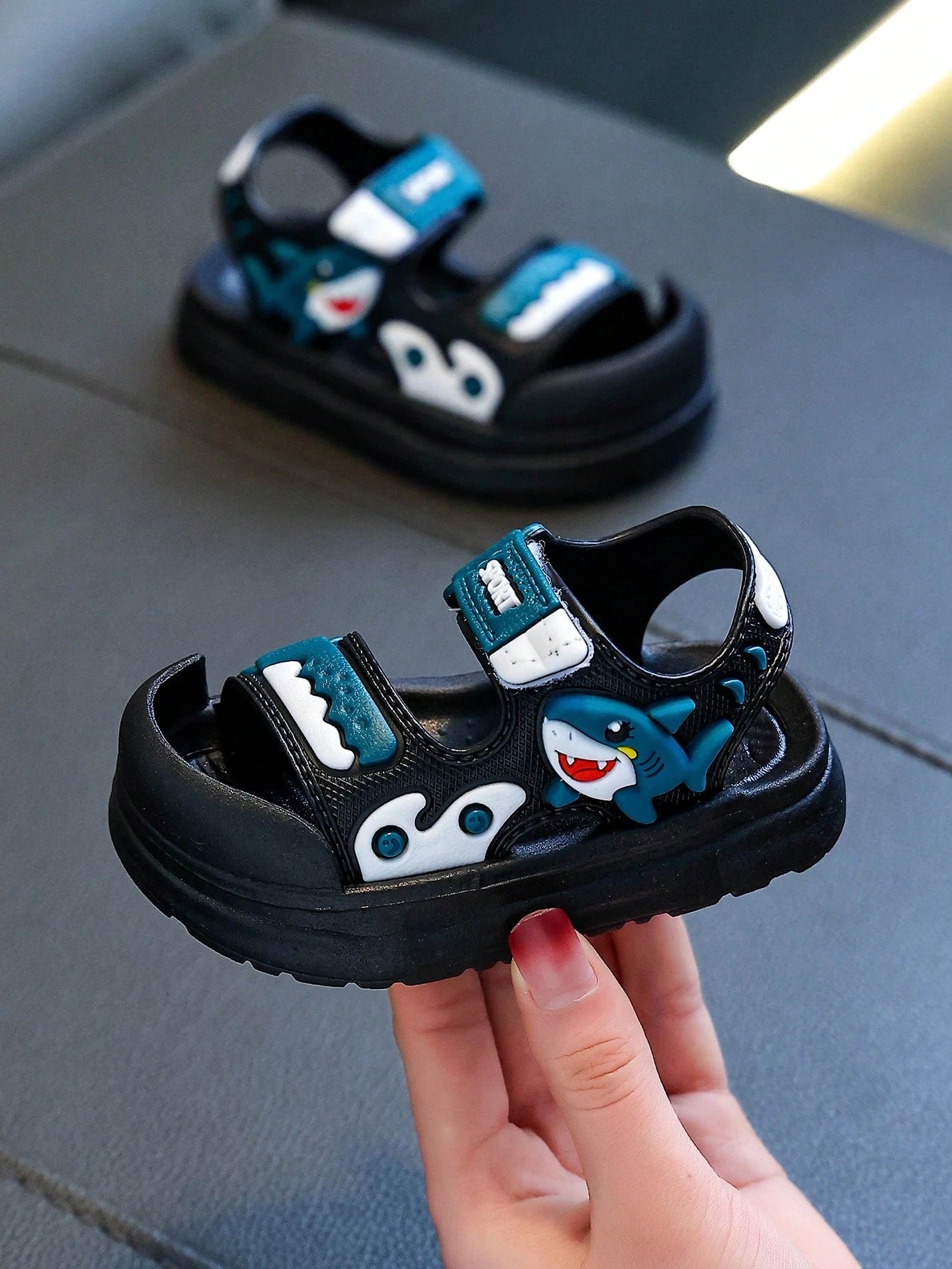 Kids Cartoon Cute Shark Design Hook And Loop Soft Bottom Comfortable Versatile Beach Sandals, Summer