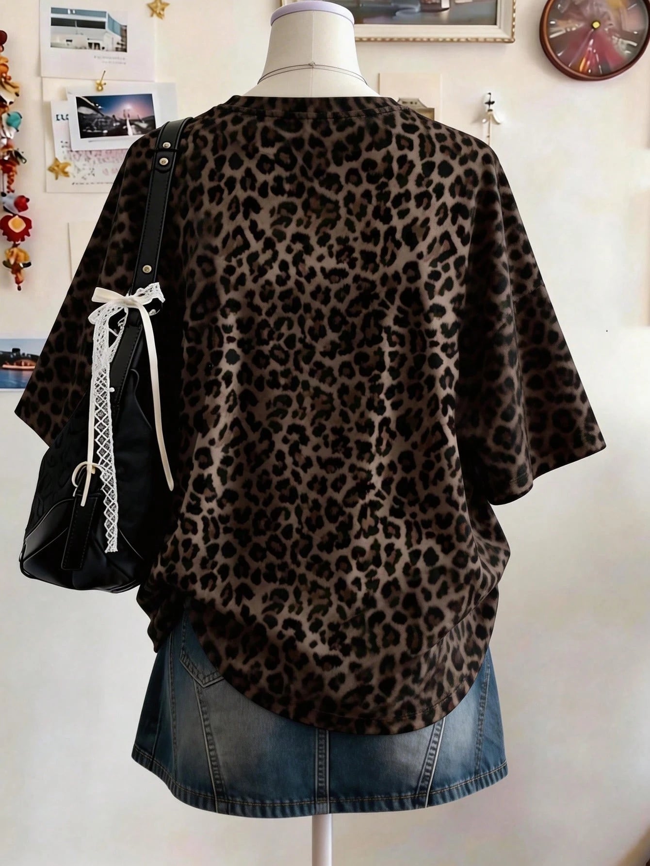 Lalippa Tiger Digital Print Oversized Loose Fit Mid-Length Round Neck Drop Shoulder Women T-Shirt, Gift For Friends