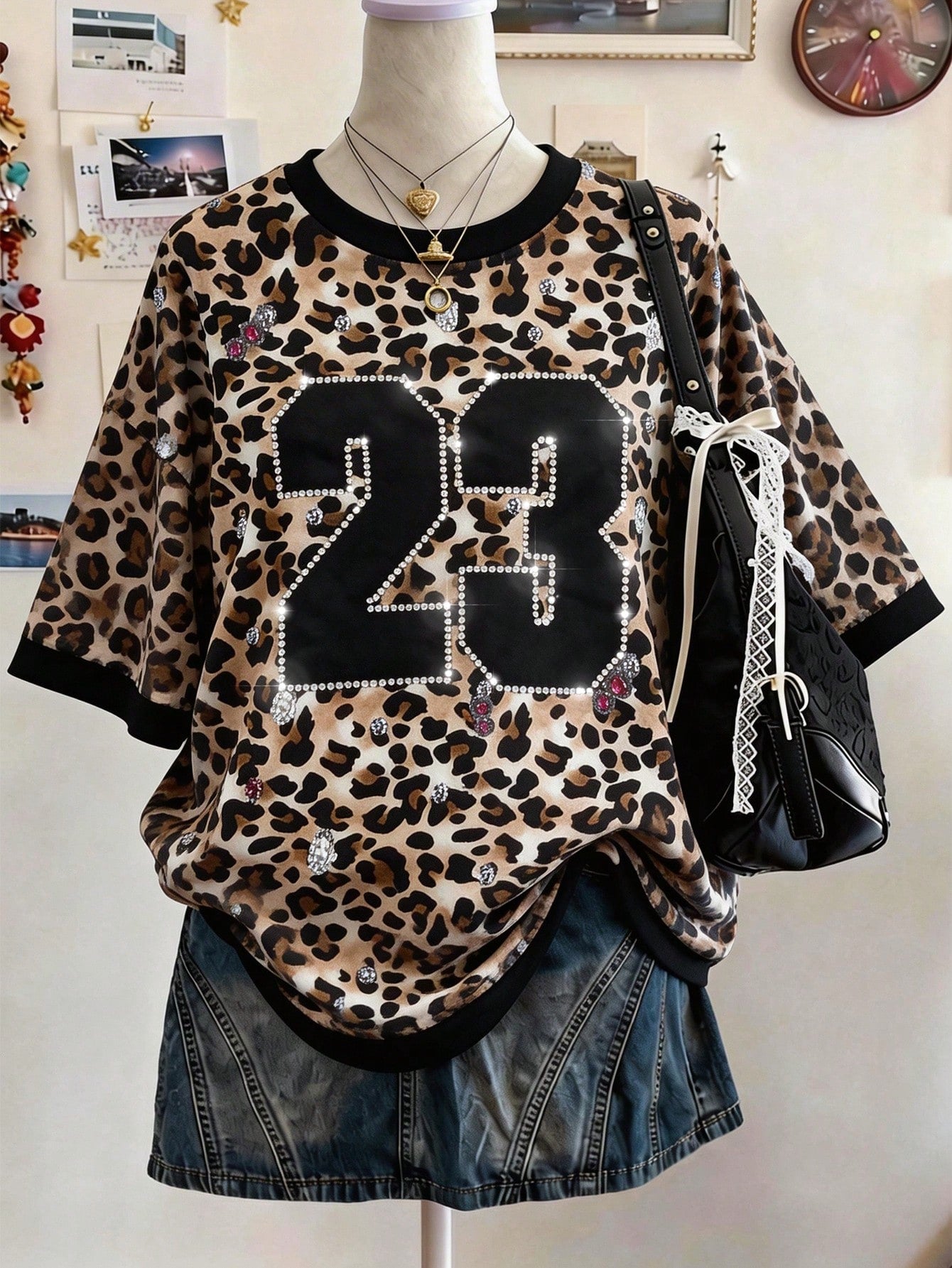 Lalippa Tiger Digital Print Oversized Loose Fit Mid-Length Round Neck Drop Shoulder Women T-Shirt, Gift For Friends