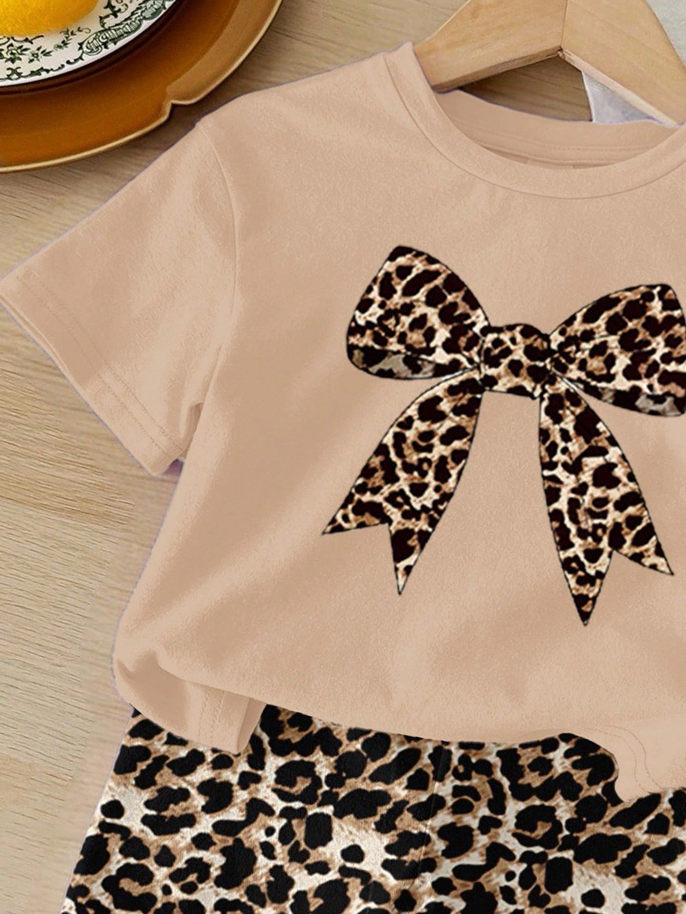 LMoss Kids Vintage Leopard Bow, Baby Girl Casual Minimalist Round Neck Short Sleeve T-Shirt And Tight Shorts Set, Suitable For Spring/Summer