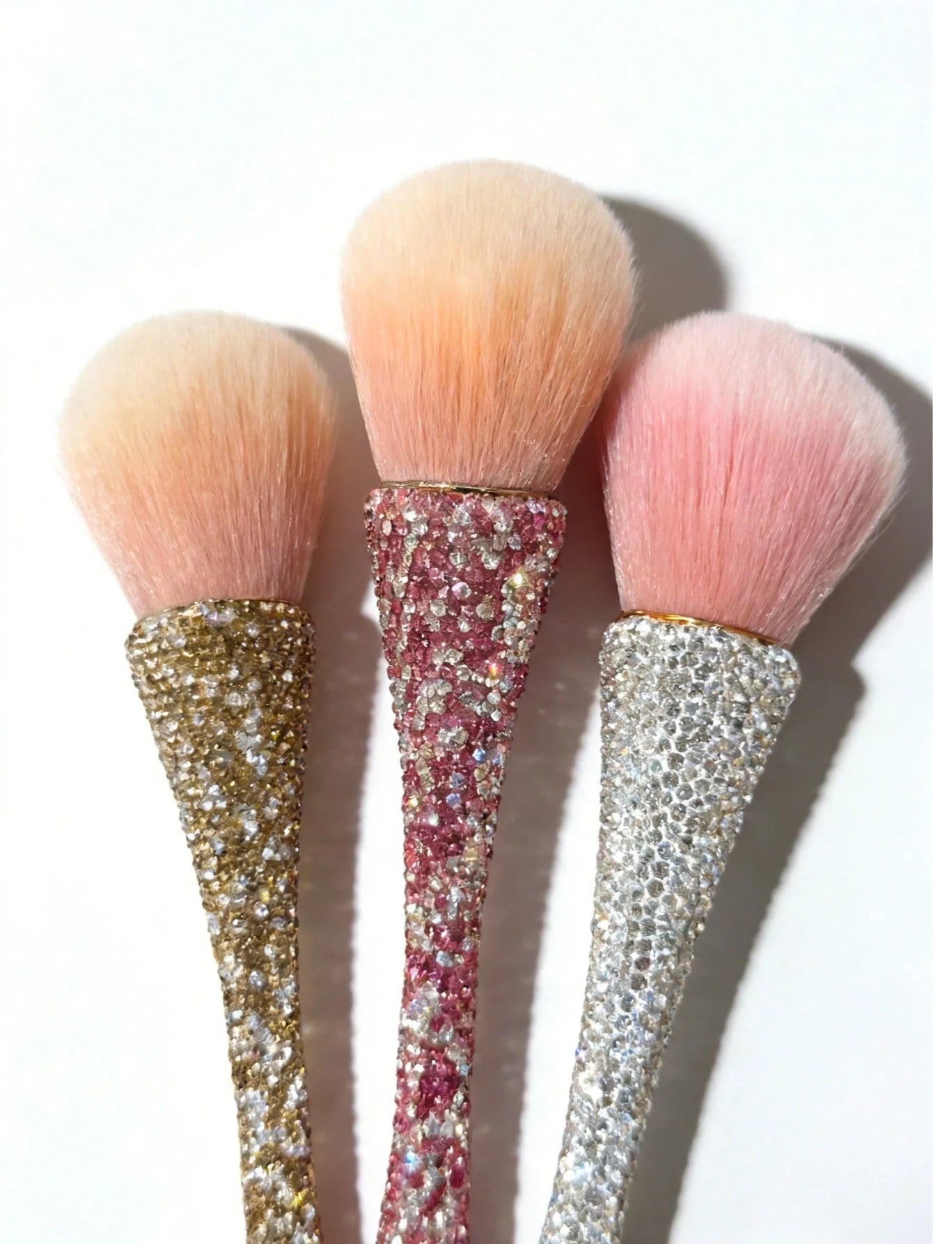 Luxury Crystal Diamond Waist Makeup Brush| Soft Synthetic Fiber Bristles Suitable For Perfect Foundation Application| Ideal For Music Festivals And Weddings| 4 Colors| Great Gift For Makeup Enthus