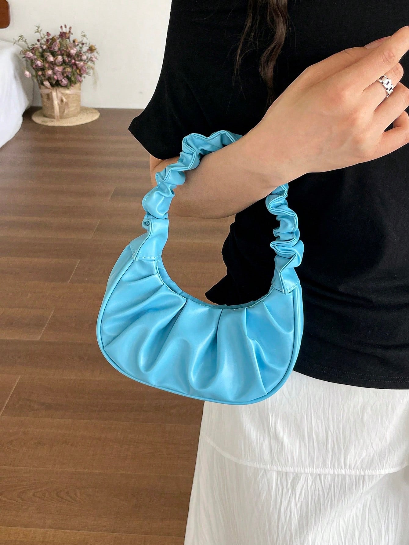 Mini Fashionable Solid Color Pleated Cloud Shaped Handbag, Crescent Shoulder Bag, Underarm Tote Bag, Commuter Bag, Spring/Summer