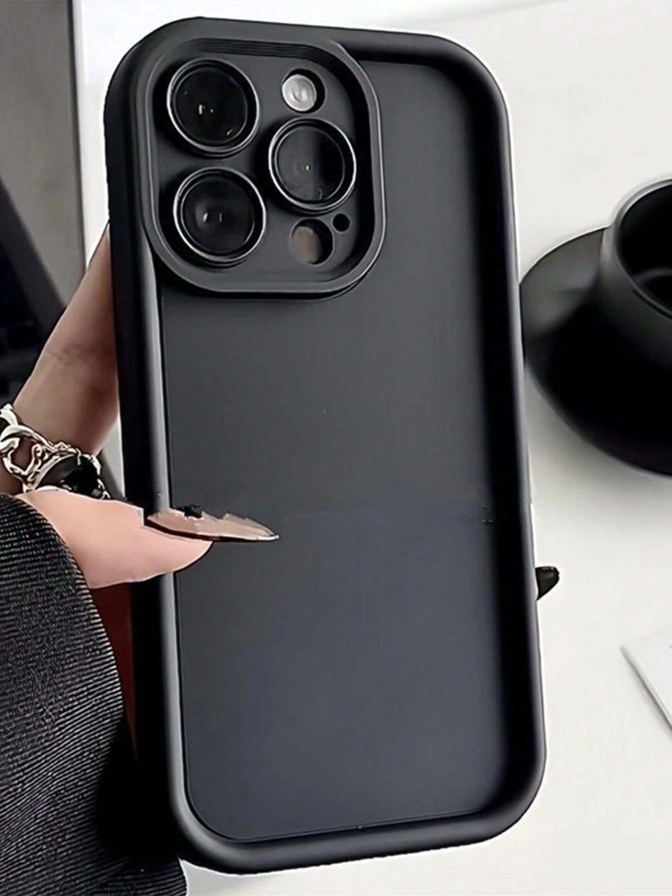 Minimalist Solid Black Shockproof Thick Phone Case Suitable For IPhone 17 Pro Max/17 Pro/17 Air/17/16 Pro Max/16/16 Pro/16 Plus/16E/15/15 Plus/15 Pro/15 Pro Max/11/12/13/14 Pro Max/XS/XR/11 Pro/11 Pro