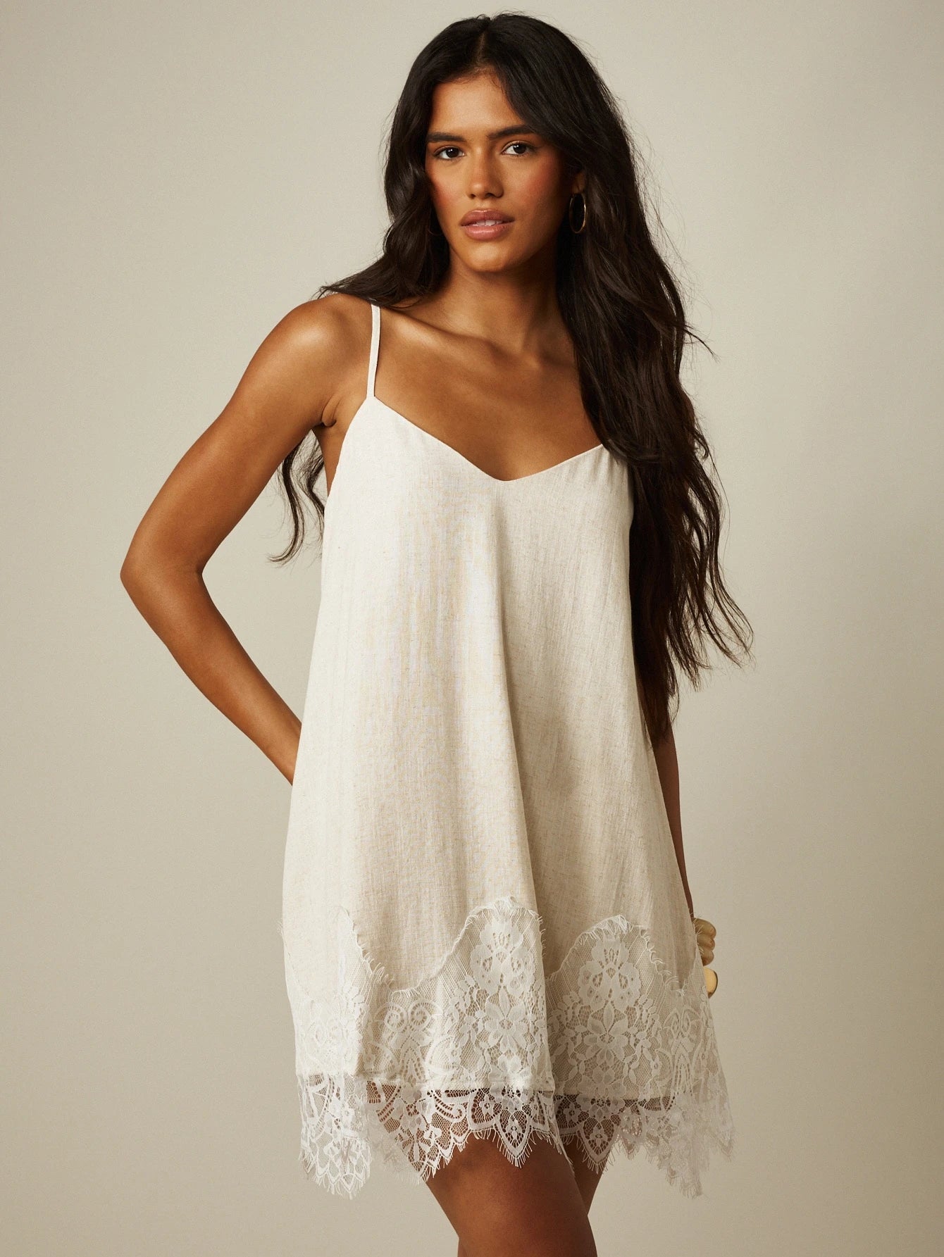 MISSGUIDED Linen Mini Slip Dress With Floral Lace Trim Hem V-Neck Spaghetti Strap Summer Boho Style