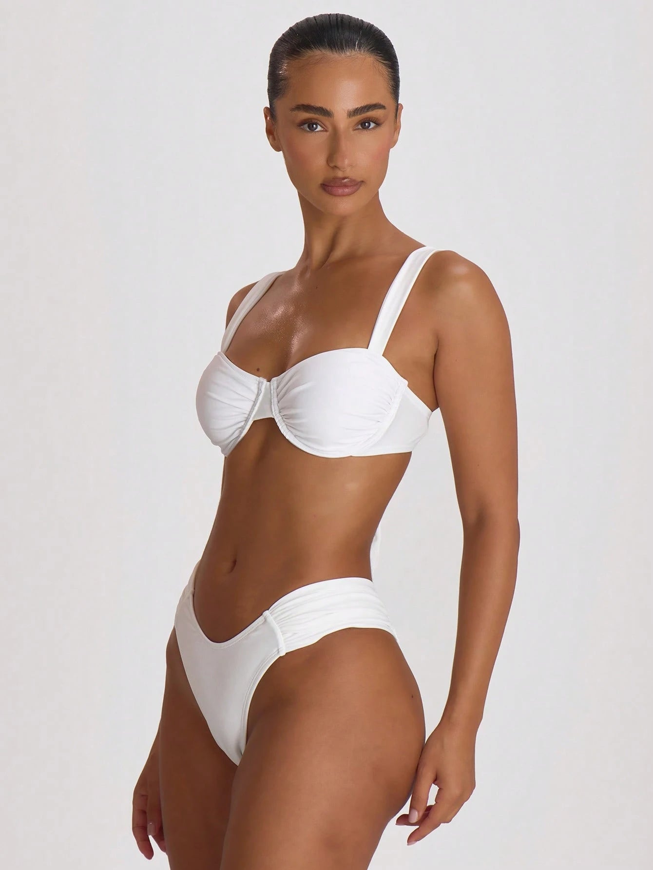 Musera Resort Underwire Thick Shoulder Ruched Cup Bikini Top Swim Vacation Holiday Summer Travel Beachwear Basics Solid Colour Swimwear Resort Core