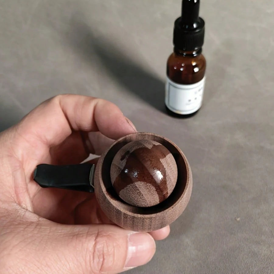 Natural Black Walnut Car Air Vent Aroma Diffuser, Handmade Original Mini Round Egg Car Fragrance Diffuser Wood, Auto Air Outlet Special Essential Oil Diffuser Ornament, Fashion Car Interior Decor & Ar