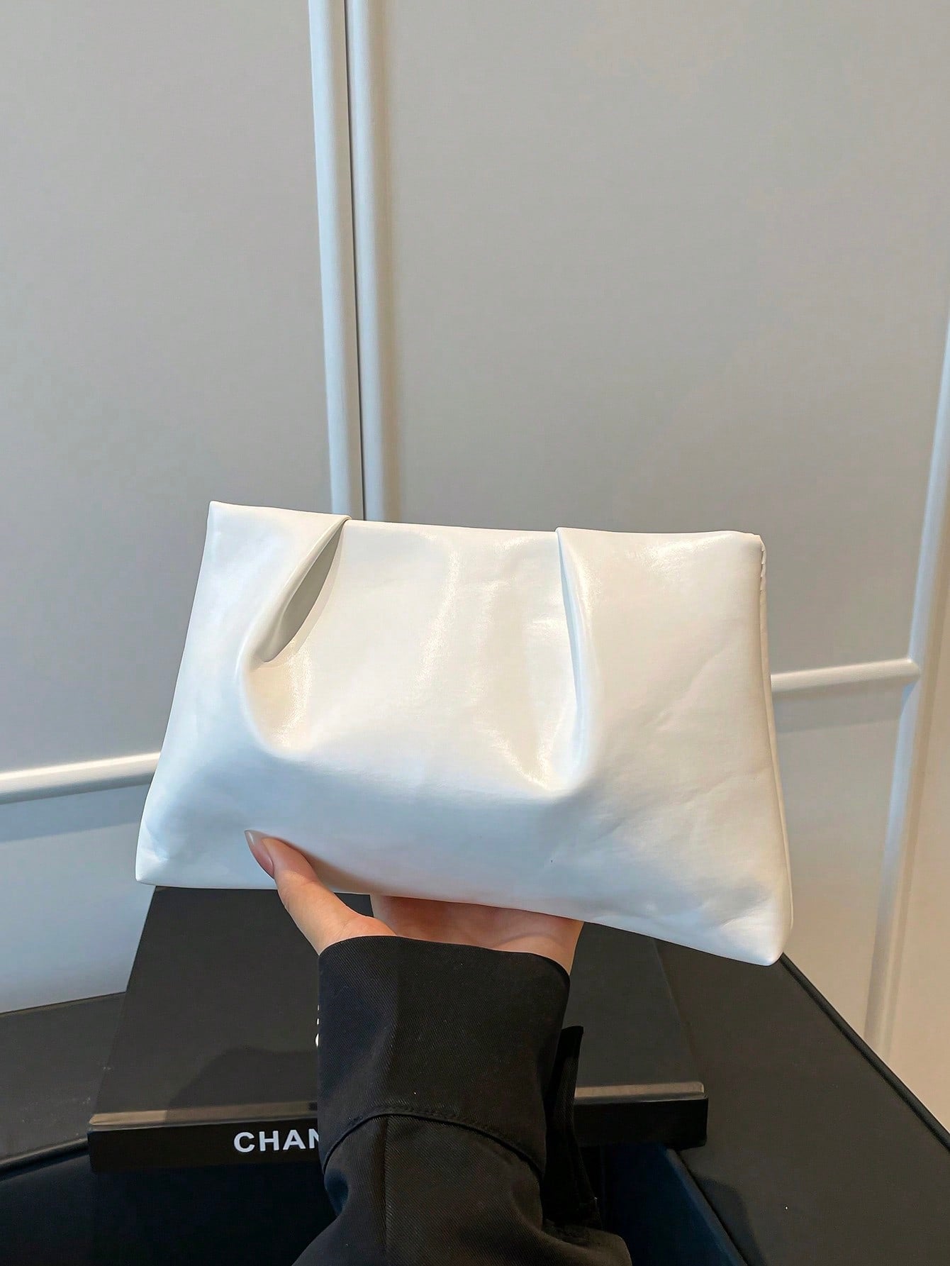 New Spring/Summer Fashion Solid Color Clutch, Pleated Cloud Bag, Solid Color Casual Envelope Bag, Cosmetic Bag, Travel Accessory Bag, Inner Lining Bag, Toiletry Bag, Storage Pouch, White Bag