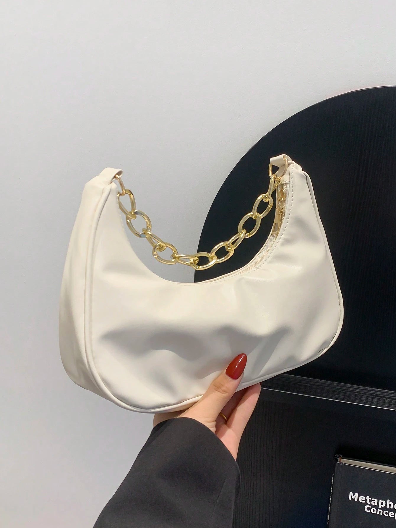 New Spring/Summer Metal Chain Bag,Solid Color Fashionable Casual Women's Handbag, Tready Crescent Moon Bag For Women
