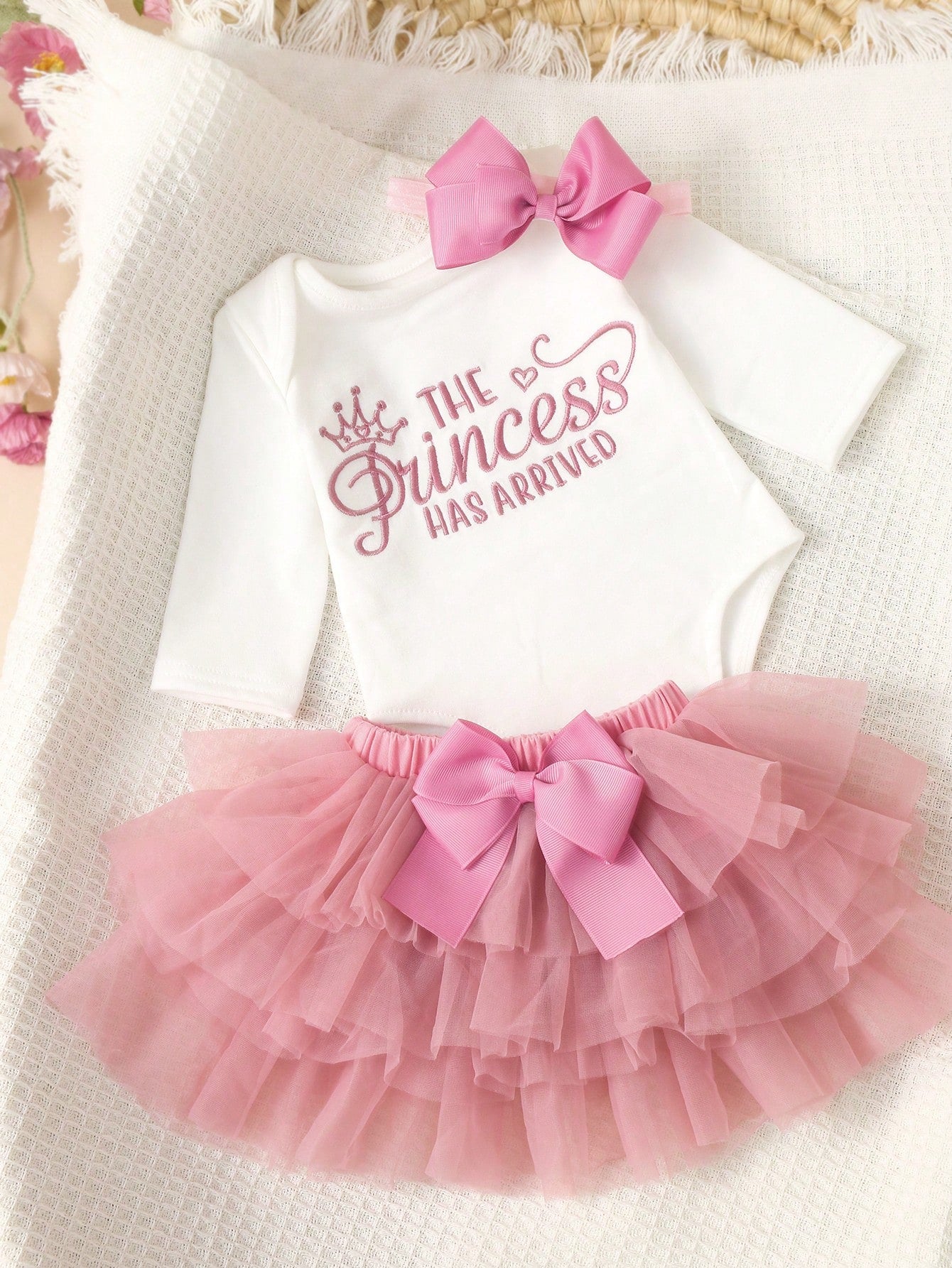 Newborn Girl Photography Props Baby Girl Coming Home Outfit 1 Month Baby Girl Romper Props With TUTU Skirt And Bow Headband Newborn Shower Gift