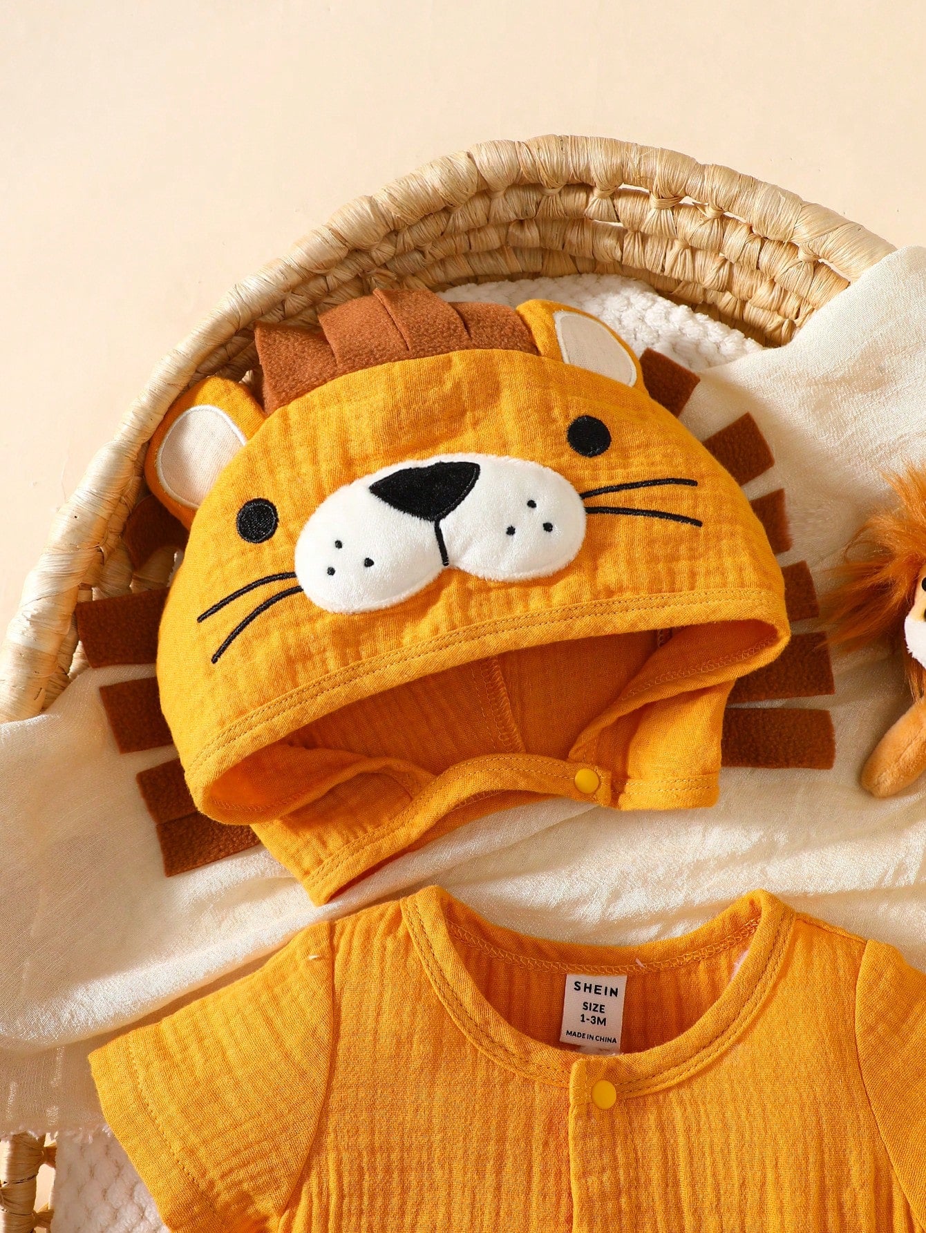 Newborn Lion Shaped Outfit Set, Short Sleeve Romper With Pants And Matching Hat