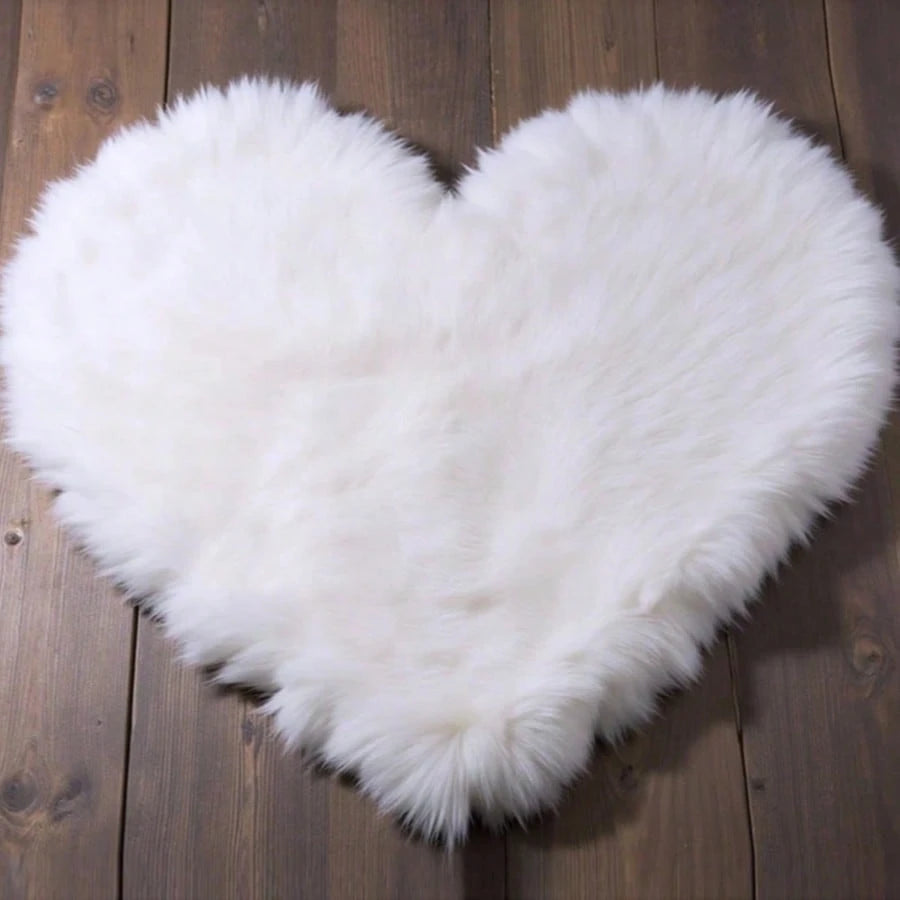 Newborn Photography Mat, White Heart-Shaped Pad, Baby Photography Background Prop