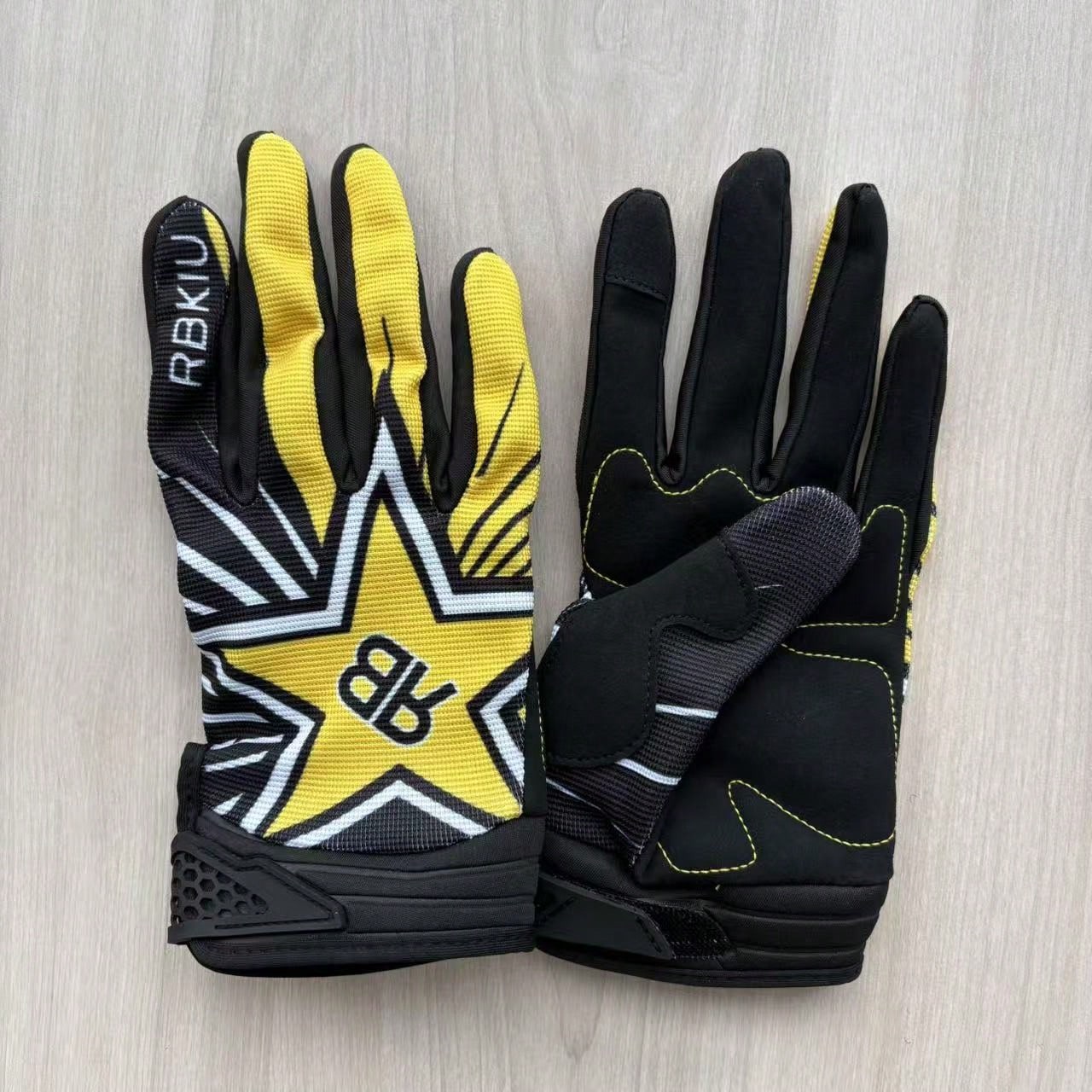 Outdoor Sports Gloves, For Cycling, Suitable For Bicycles And Racing Cars. Thin And Comfortable, Suitable For Both Men And Women. It Comes In 2 Colors.