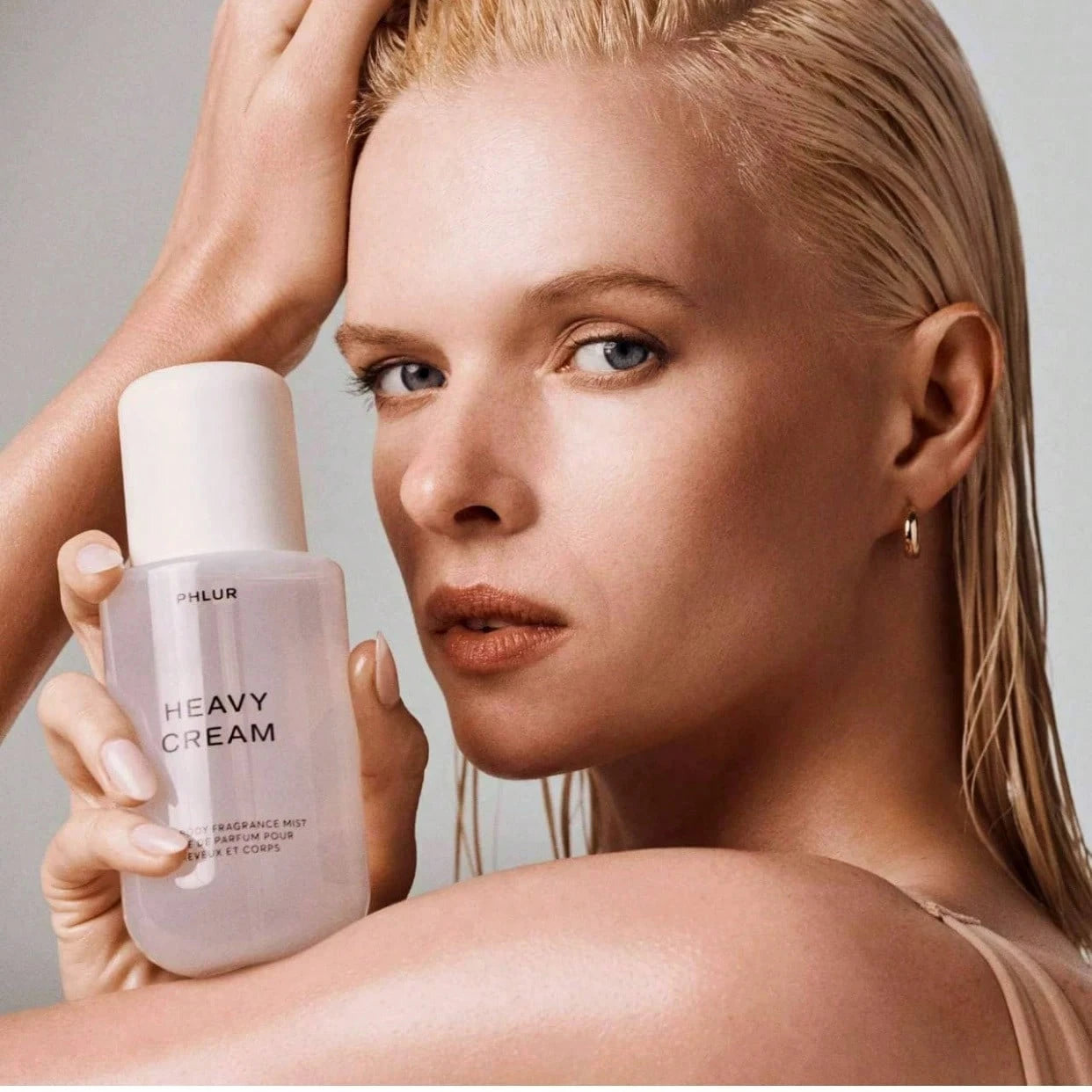 Phlur Heavy Cream Is A Fragrance Body Spray, Featuring Soft Soap Fragrance, Fresh And Natural, Suitable For Daily Use. Whether Commuting Or Staying At Home, It Can Bring A Comfortable Atmosphere And E