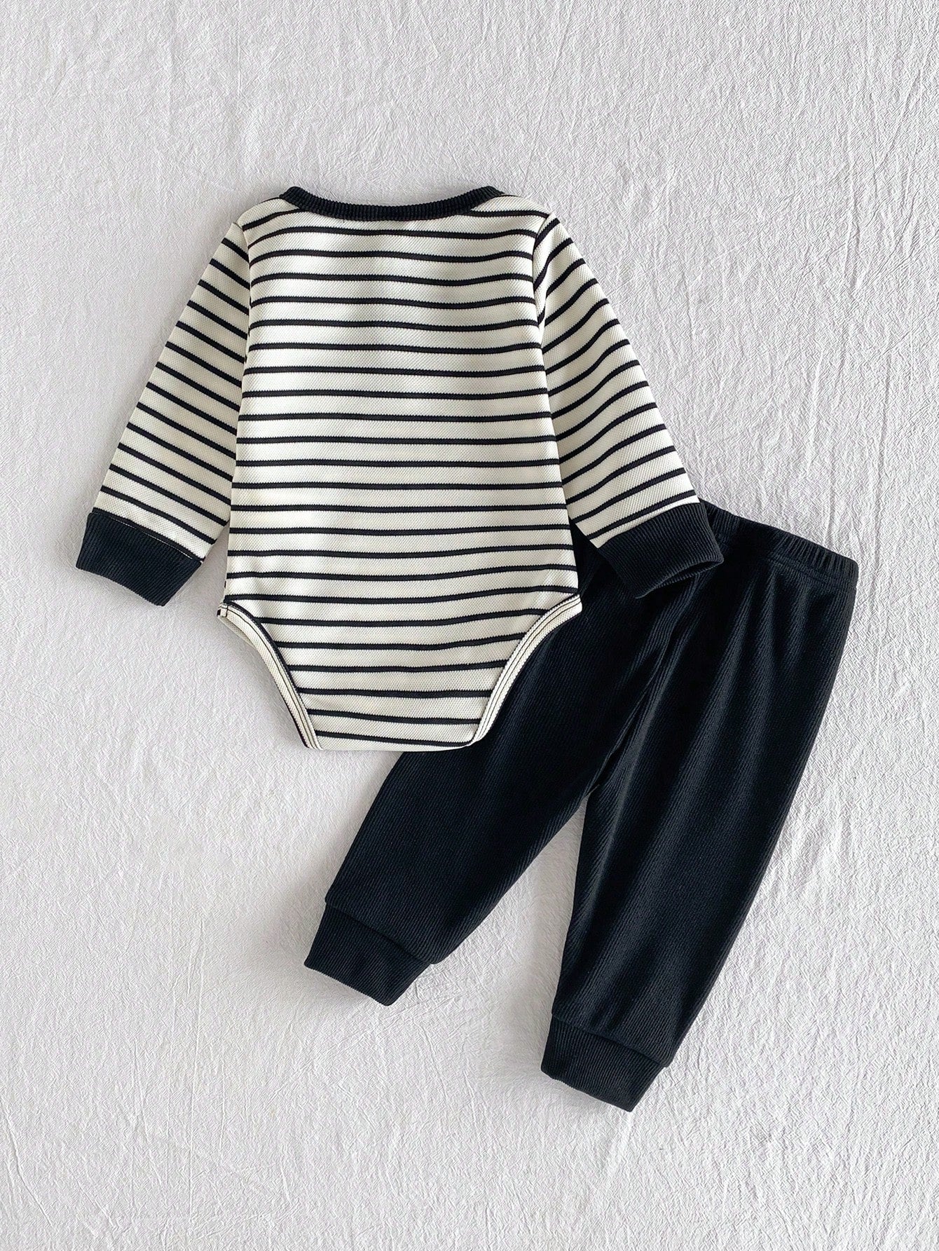 Playful Pals 2pcs/Set Baby Boy Black & White Striped Round Neck Button-Up Bear Long Sleeve Romper + Black Elastic Waist Fleece Lined Fuzzy Knit Soft Ribbed Long Pants, Casual Cute Korean Style F