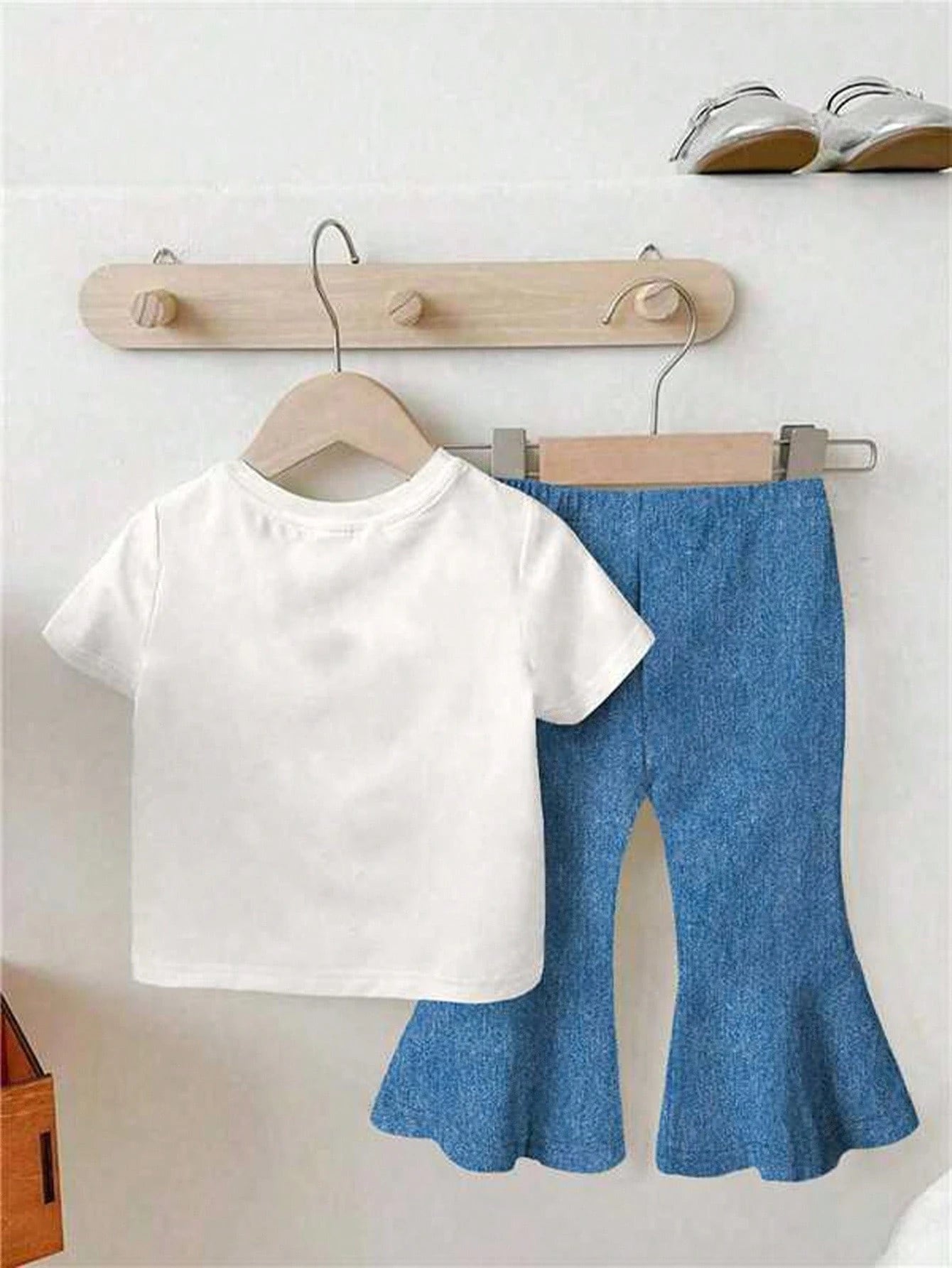 Playful Pals 2pcs/Set Baby Girls' Letter Print Round Neck Blue Navy Blue Short Sleeve T-Shirt And Bow Printed Flared Jeans Pants, Spring, Summer, Autumn Winter