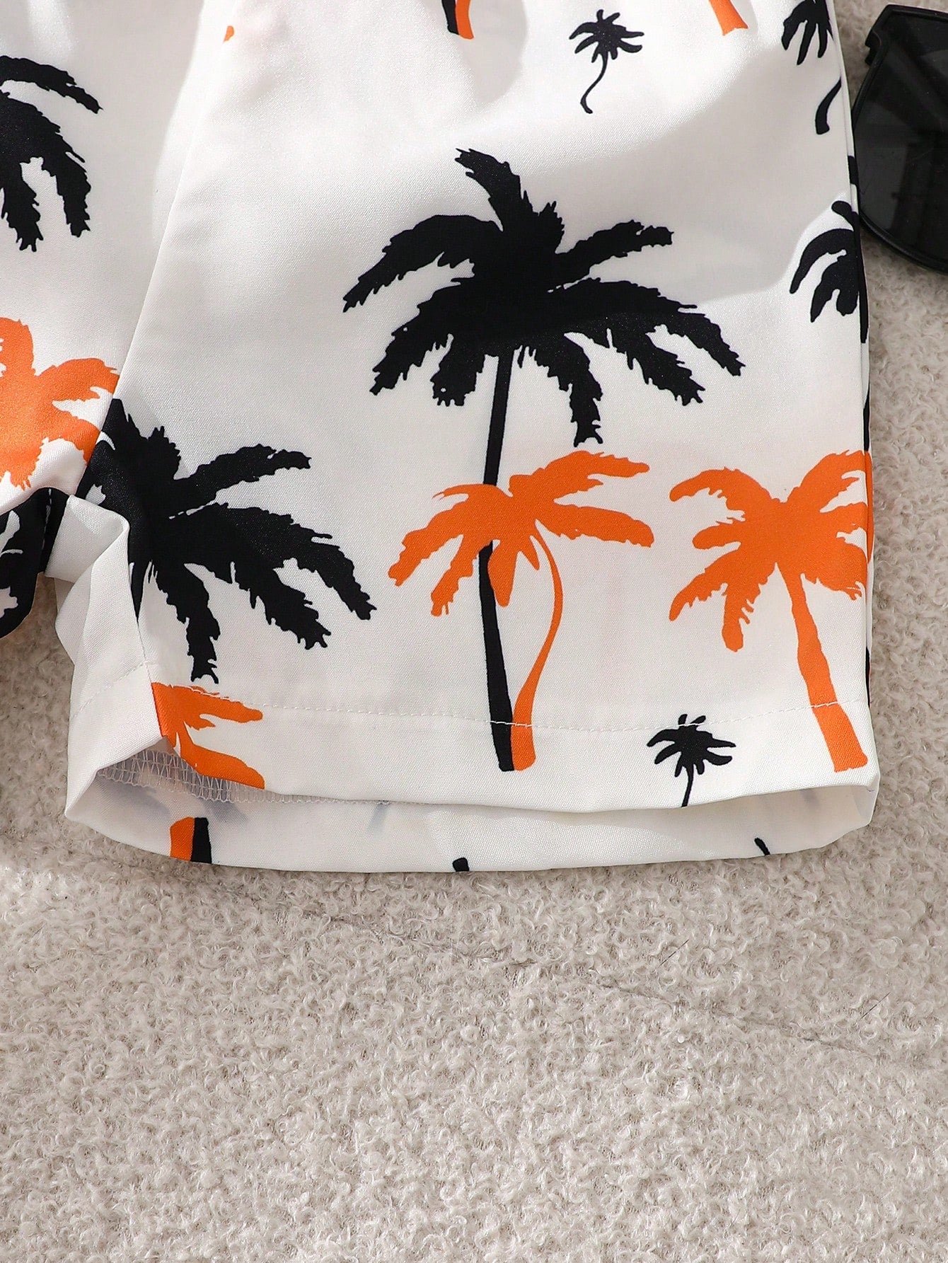 Playful Pals Cute Baby Boy 3-Piece Summer Set White Fashionable Letter Print Tank Top Palm Tree Beach Shorts & Matching Hat For Vacation Holiday Outdoor Activities