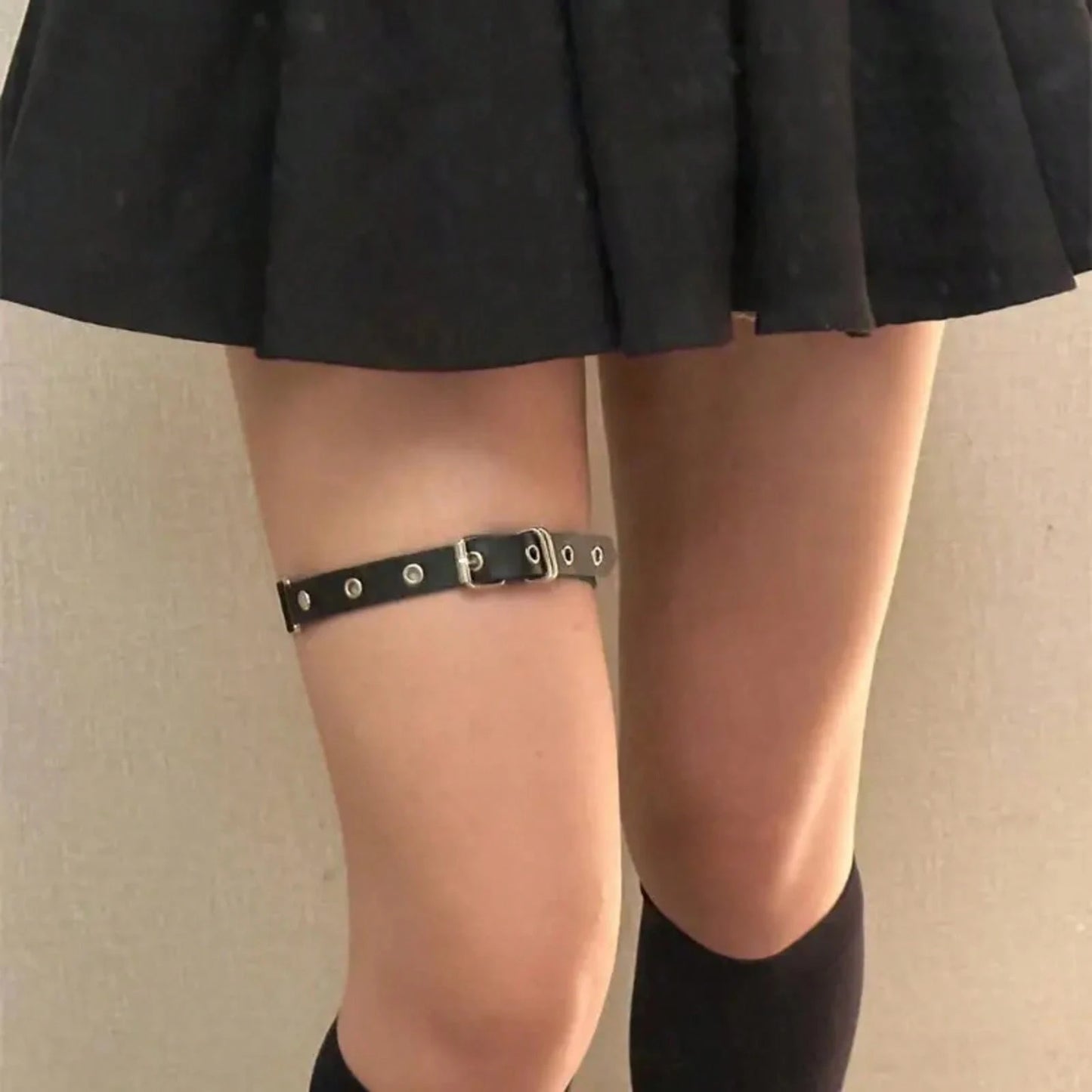 Punk Black Leather Thigh Garter, Adjustable Buckle Rivet Leg Harness For Summer Graduation Cosplay Goth Streetwear, Rebellious Avant-Garde Accessory