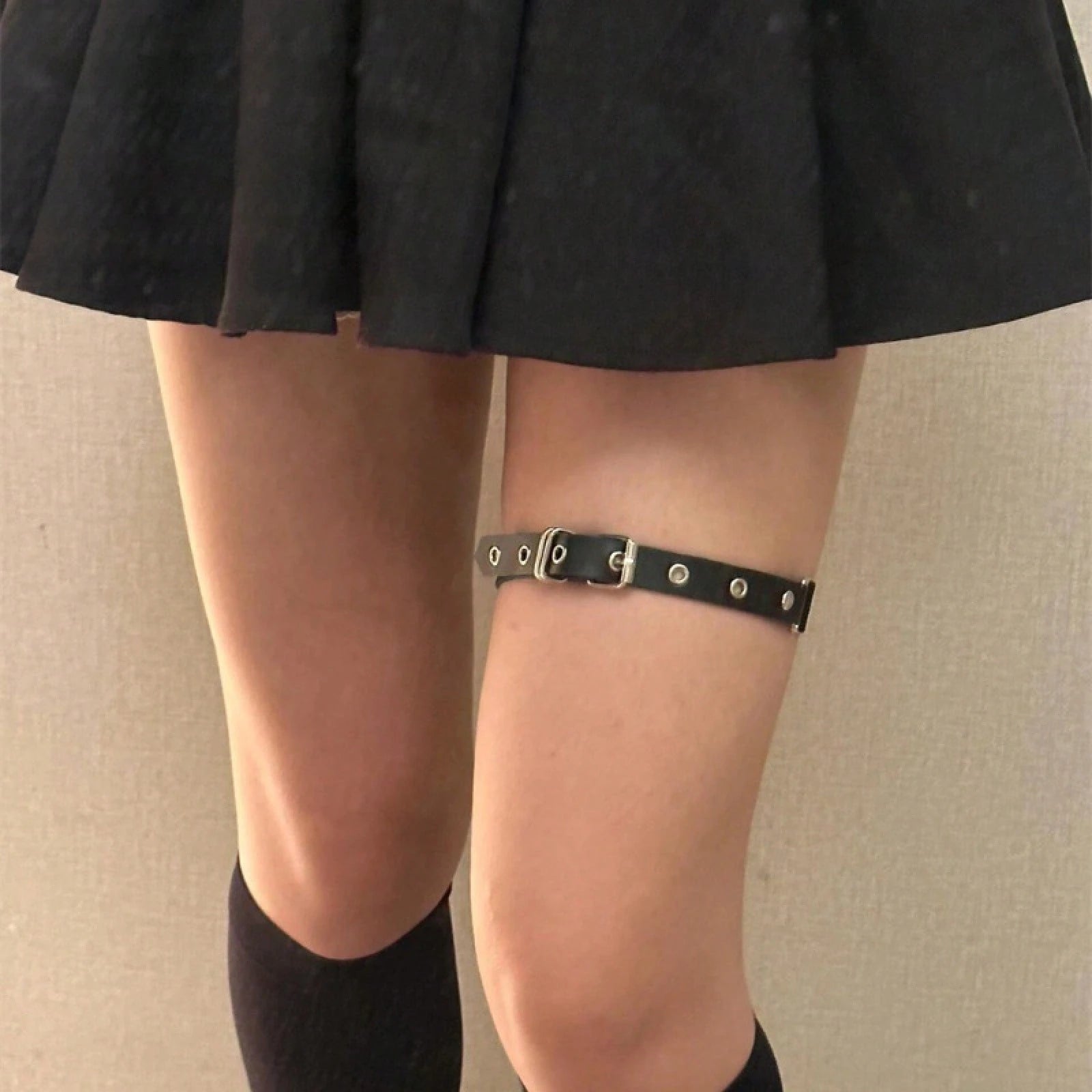 Punk Black Leather Thigh Garter, Adjustable Buckle Rivet Leg Harness For Summer Graduation Cosplay Goth Streetwear, Rebellious Avant-Garde Accessory