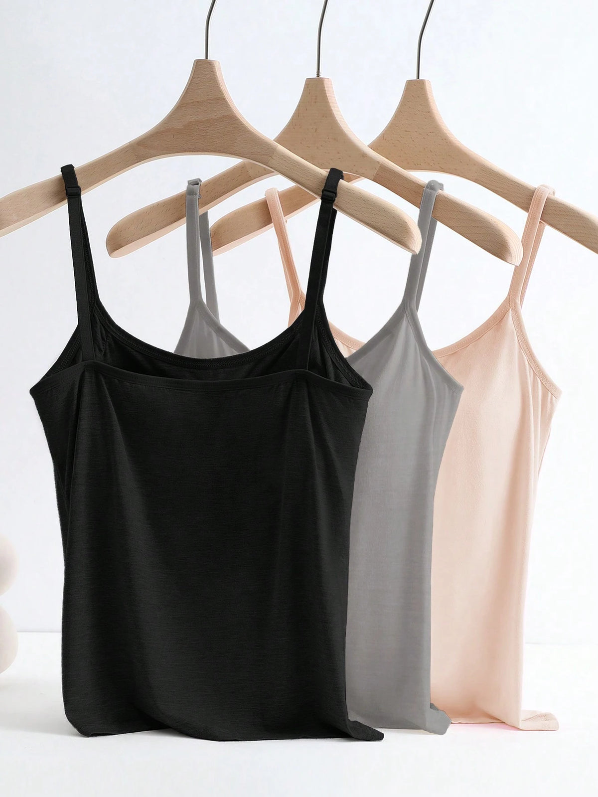Qadelle Women's Solid Color Simple Daily Tank Top