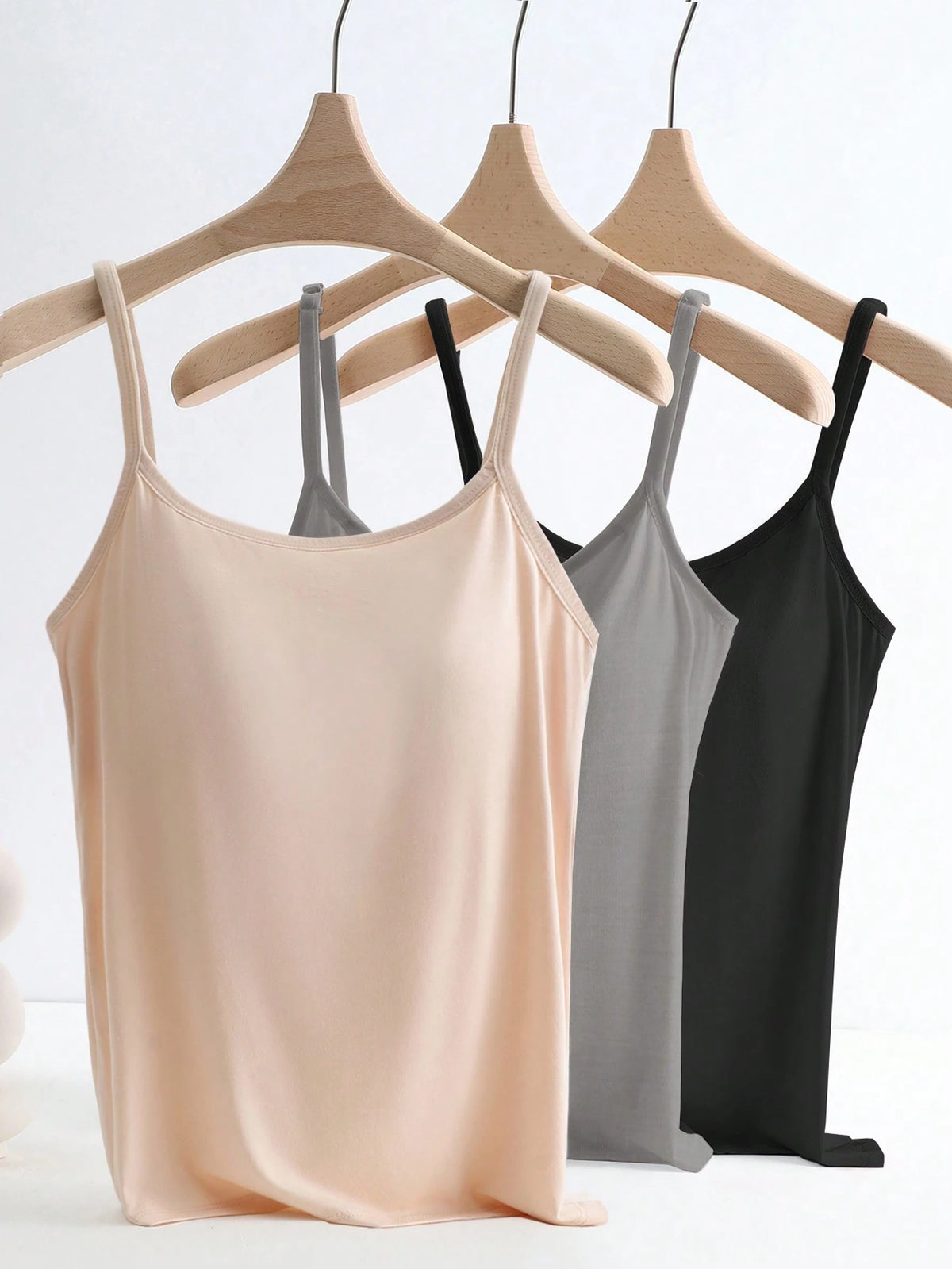 Qadelle Women's Solid Color Simple Daily Tank Top