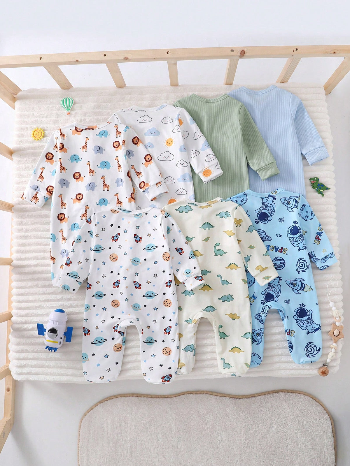 [Random 7pcs, Send 2pcs] Newborn Baby Home Romper, Unisex Long Sleeve Snap Button Bodysuit, Dinosaur Elephant Car Cartoon Print, Soft Skin-Friendly For All Seasons Home Or Outdoor Wear