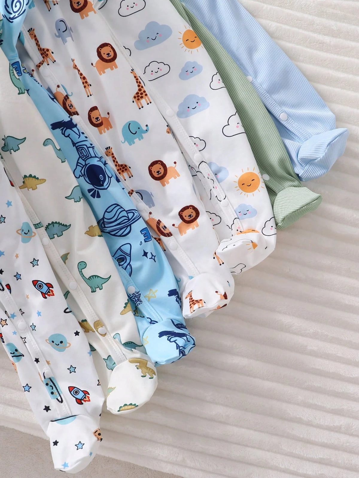 [Random 7pcs, Send 2pcs] Newborn Baby Home Romper, Unisex Long Sleeve Snap Button Bodysuit, Dinosaur Elephant Car Cartoon Print, Soft Skin-Friendly For All Seasons Home Or Outdoor Wear