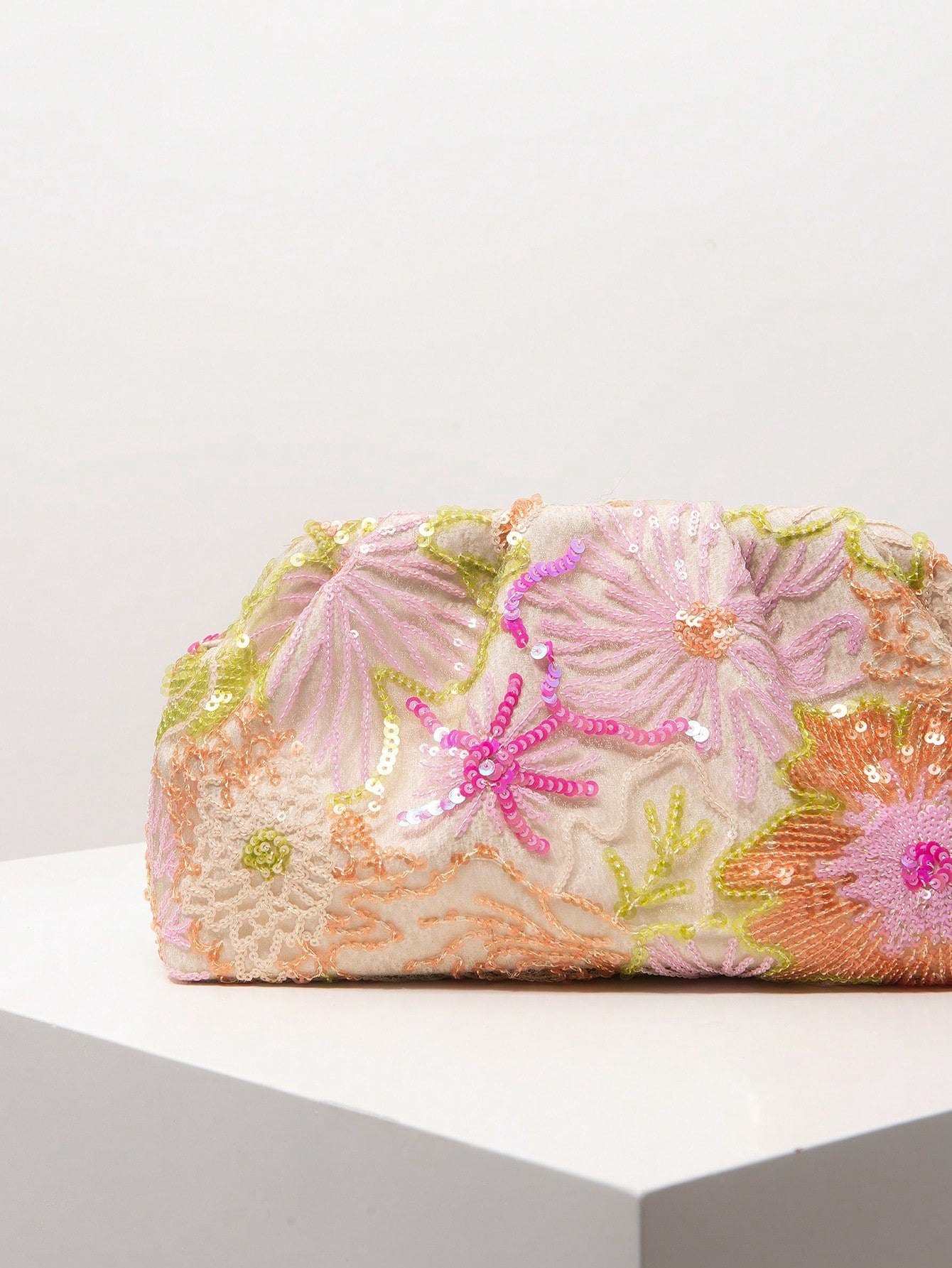 (Random Pattern) Women's Clutch Bag, Floral Pattern, Embroidered Bag, Pleated Bag, Party/Evening Wear, Party Accessories, Bride, Wedding Items, Anniversary Gift