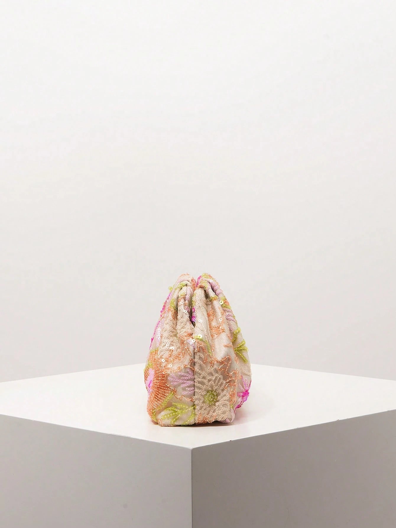 (Random Pattern) Women's Clutch Bag, Floral Pattern, Embroidered Bag, Pleated Bag, Party/Evening Wear, Party Accessories, Bride, Wedding Items, Anniversary Gift