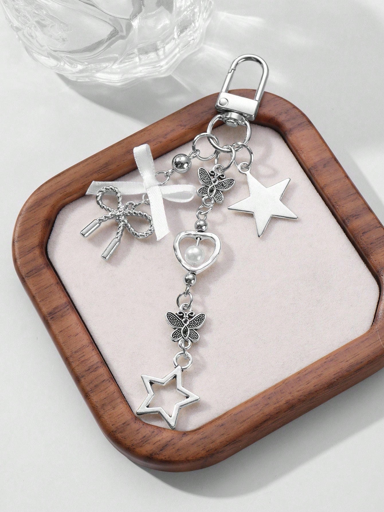 ROMWE Kawaii 1pc Y2K Minimalist High-End Silver Butterfly Faux Pearl Hollow Heart Star Woven Bow DIY Keychain Bag Charm, Suitable For Women/Girls Daily Wear, Holiday Gift
