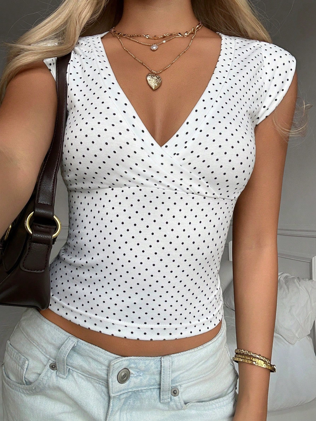 SCARLUX Summer&Fall Y2K Women Polka Dot Wrap V Neck Top, White Cap Sleeve Slim Cropped Top For Back To School Street Wear