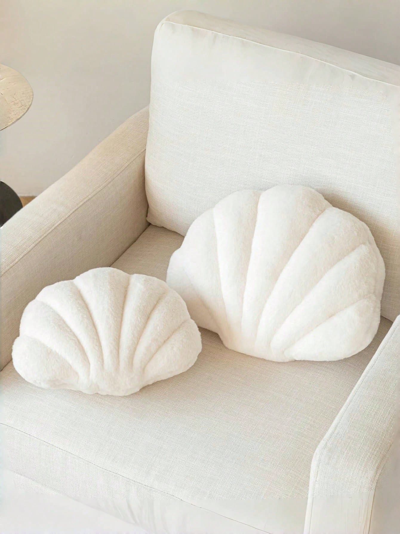 Seashell Throw Pillow, Soft Faux Fur Decorated Seashell Shaped Decorative Pillow, Suitable For Sofa Bed, Fashionable Beach Style Cushion, Home Decor