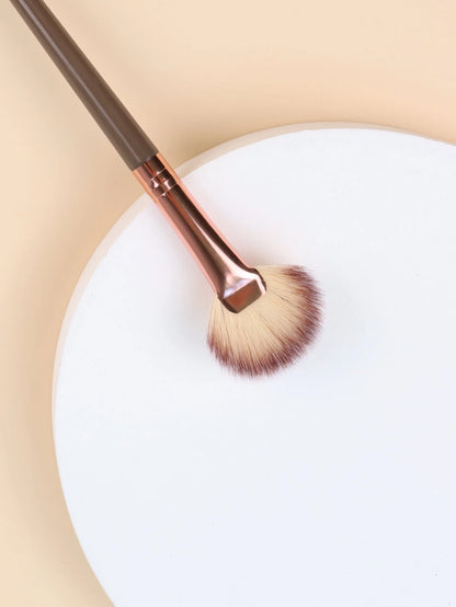 Single Brown Small Fan Shaped Contour Brush,Foundation Brush,Concealer Brush,Blush Brush,Contour Brush,Blush Brush,Bronzer Brush,Powder Brush,Foundation Brush,Blush Brush