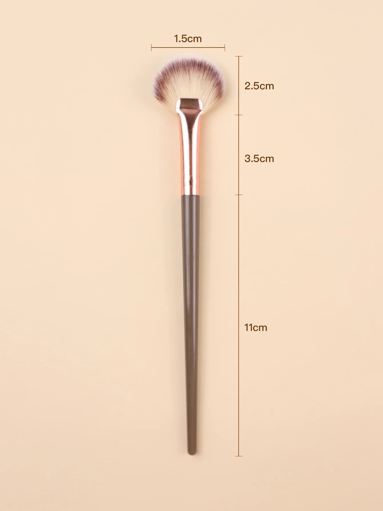 Single Brown Small Fan Shaped Contour Brush,Foundation Brush,Concealer Brush,Blush Brush,Contour Brush,Blush Brush,Bronzer Brush,Powder Brush,Foundation Brush,Blush Brush