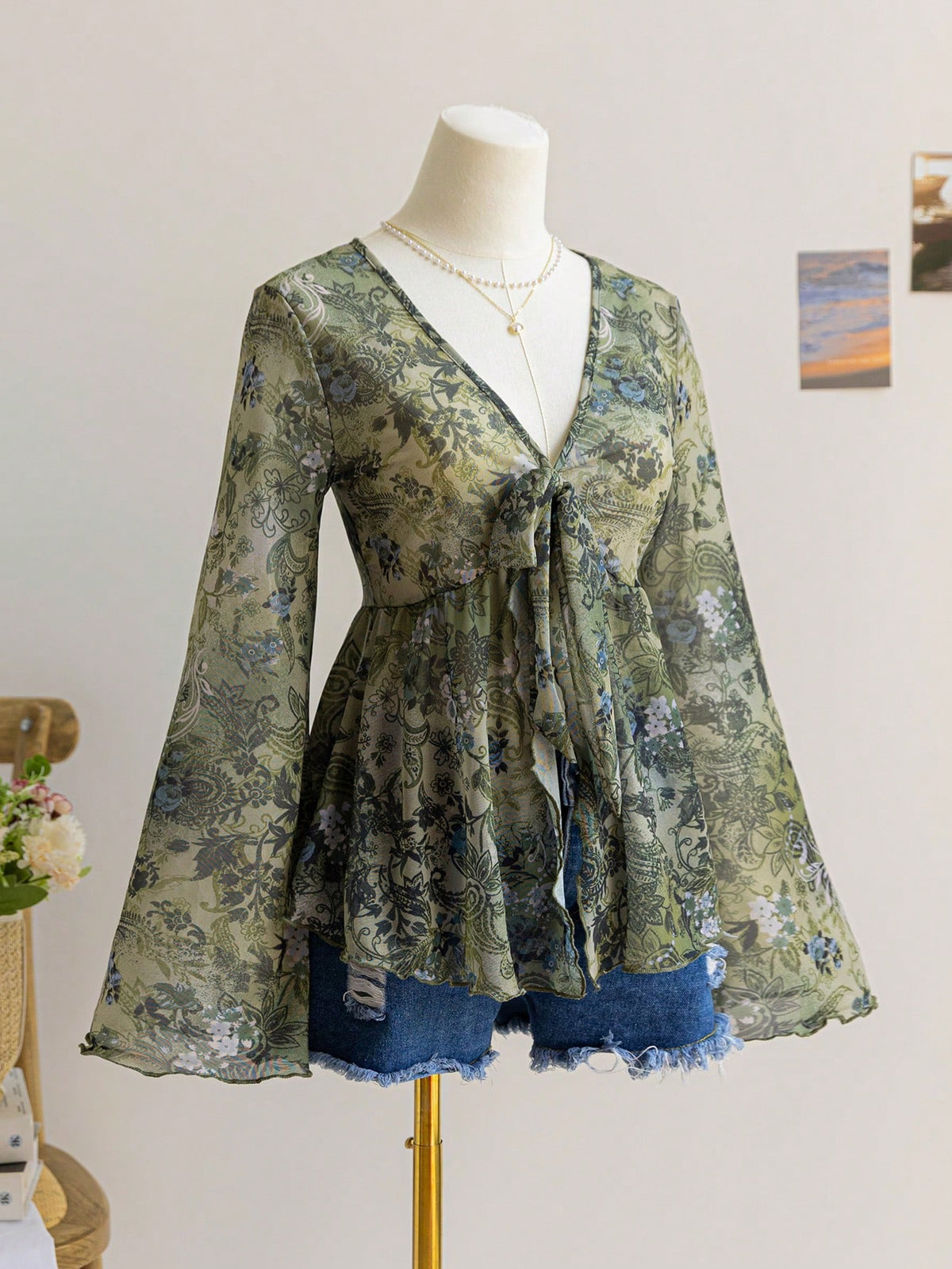 Soleia Women's Retro Green Floral V-Neck Lace-Up Bowknot Flared Sleeve Asymmetrical Hem Top,Summer Boho Holiday Tea Party Holiday Halloween Concert Christmas