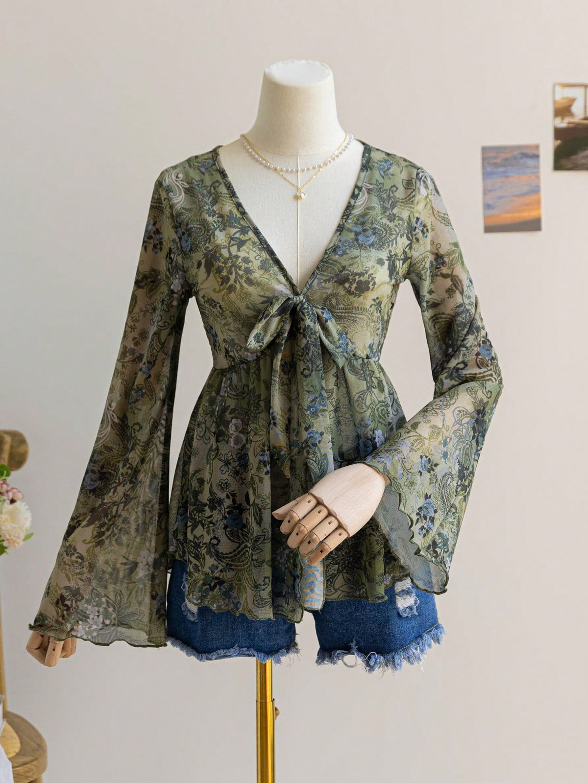 Soleia Women's Retro Green Floral V-Neck Lace-Up Bowknot Flared Sleeve Asymmetrical Hem Top,Summer Boho Holiday Tea Party Holiday Halloween Concert Christmas