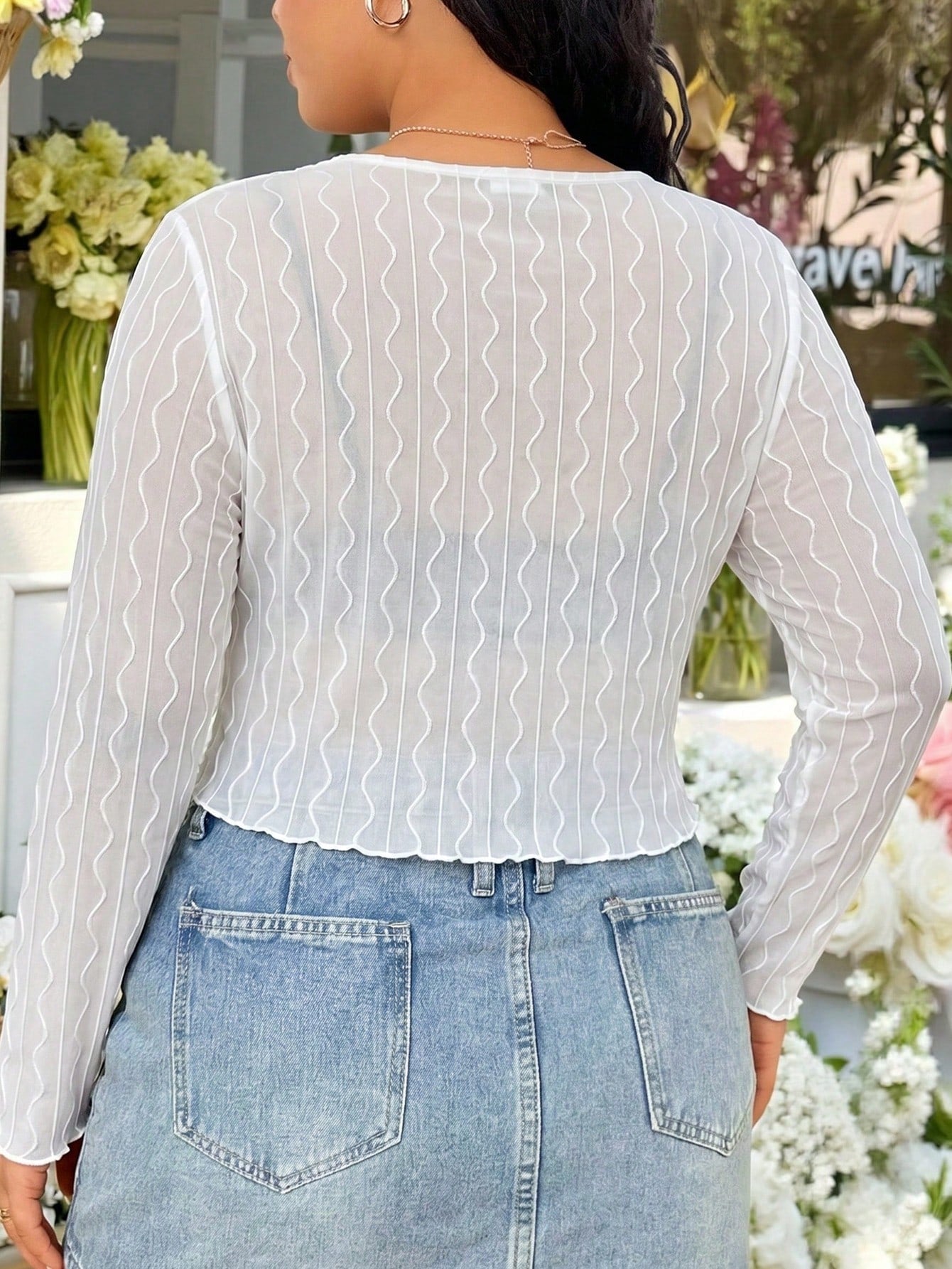 Solflare Women's Plus Size Tie Knot V-Neck Long Sleeve Cropped Top Autumn Vacation White Elegant Vacation Fall