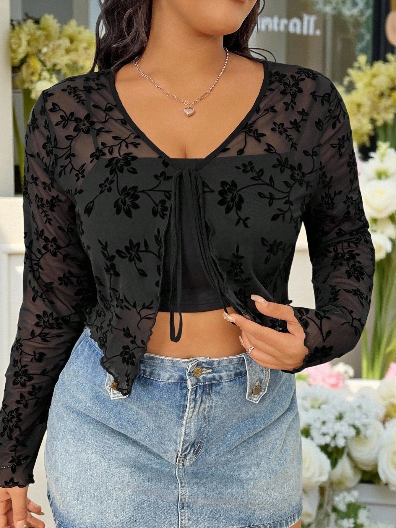 Solflare Women's Plus Size Tie Knot V-Neck Long Sleeve Cropped Top Autumn Vacation White Elegant Vacation Fall