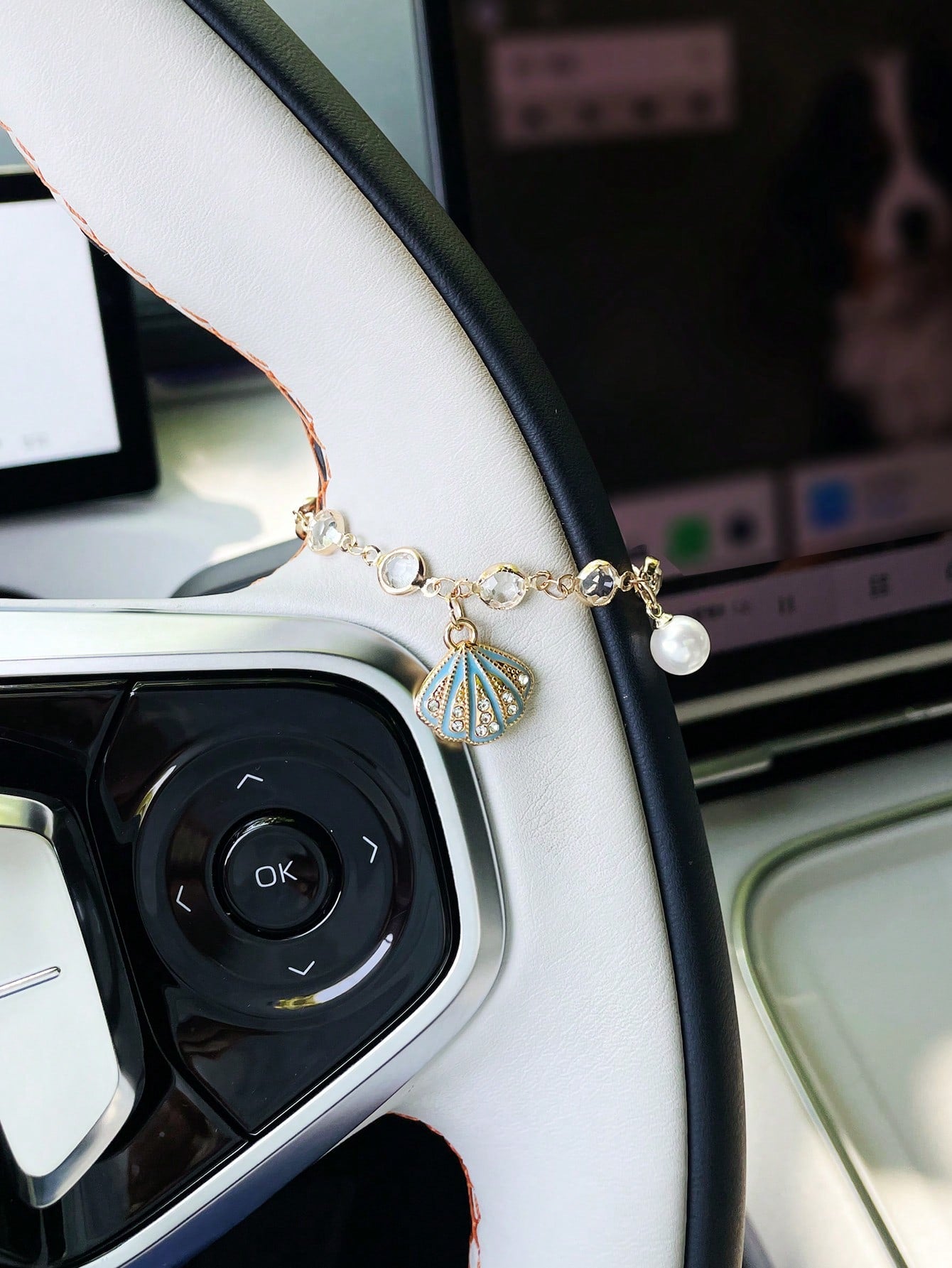 Steering Wheel Hanging Chain, Creative Faux Shell & Faux Pearl Pendant, Car Steering Wheel Hanging Decor, Car Hanging Accessory, Pendant Ornament For Women, Car Decor, Steering Wheel Accessory