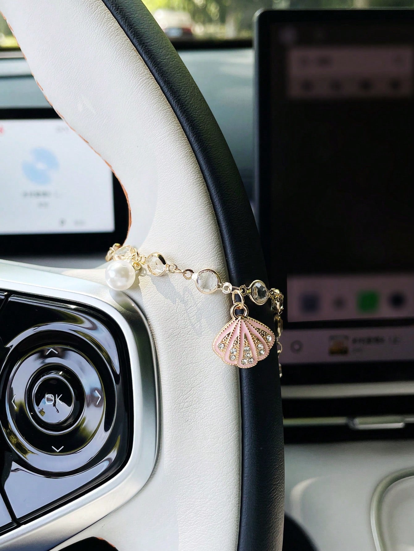 Steering Wheel Hanging Chain, Creative Faux Shell & Faux Pearl Pendant, Car Steering Wheel Hanging Decor, Car Hanging Accessory, Pendant Ornament For Women, Car Decor, Steering Wheel Accessory