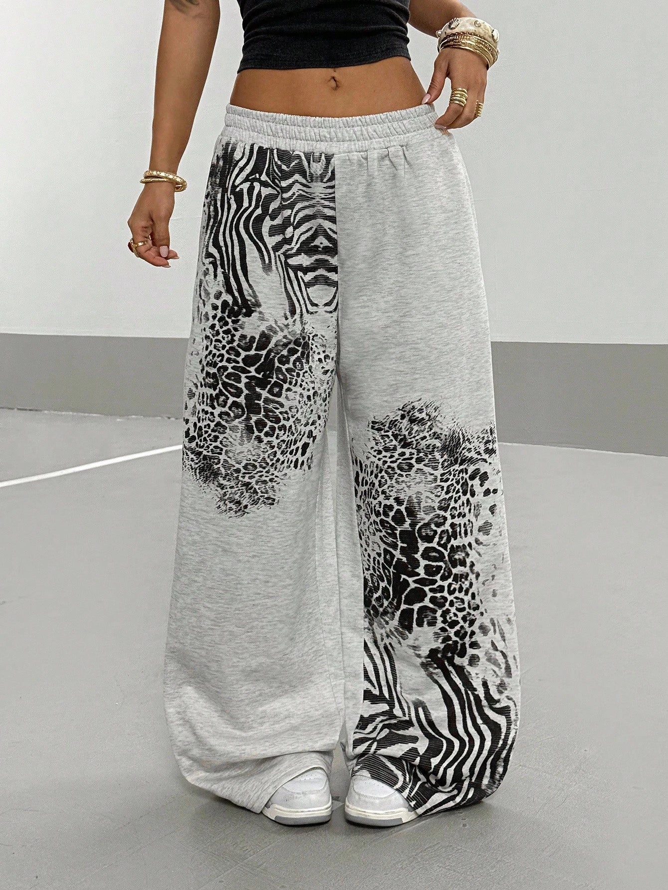 StreetHx Women's Light Grey Leopard Print Streetwear Athleisure Oversized Punk Y2K Baddie Academia Back To School Sports Homewear Casual Sweatpants Summer